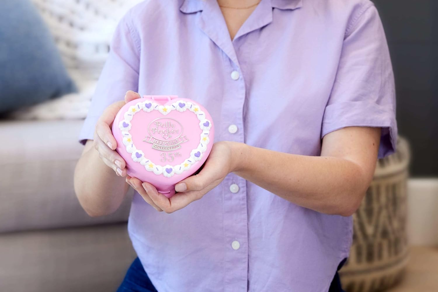 Polly Pocket Dolls & Playset, Collector Heritage Compact, 35th Birthday Partytime Stamper with 2 Micro Dolls, 3 Party Stamps & 12 Stationary Cards - Image 2