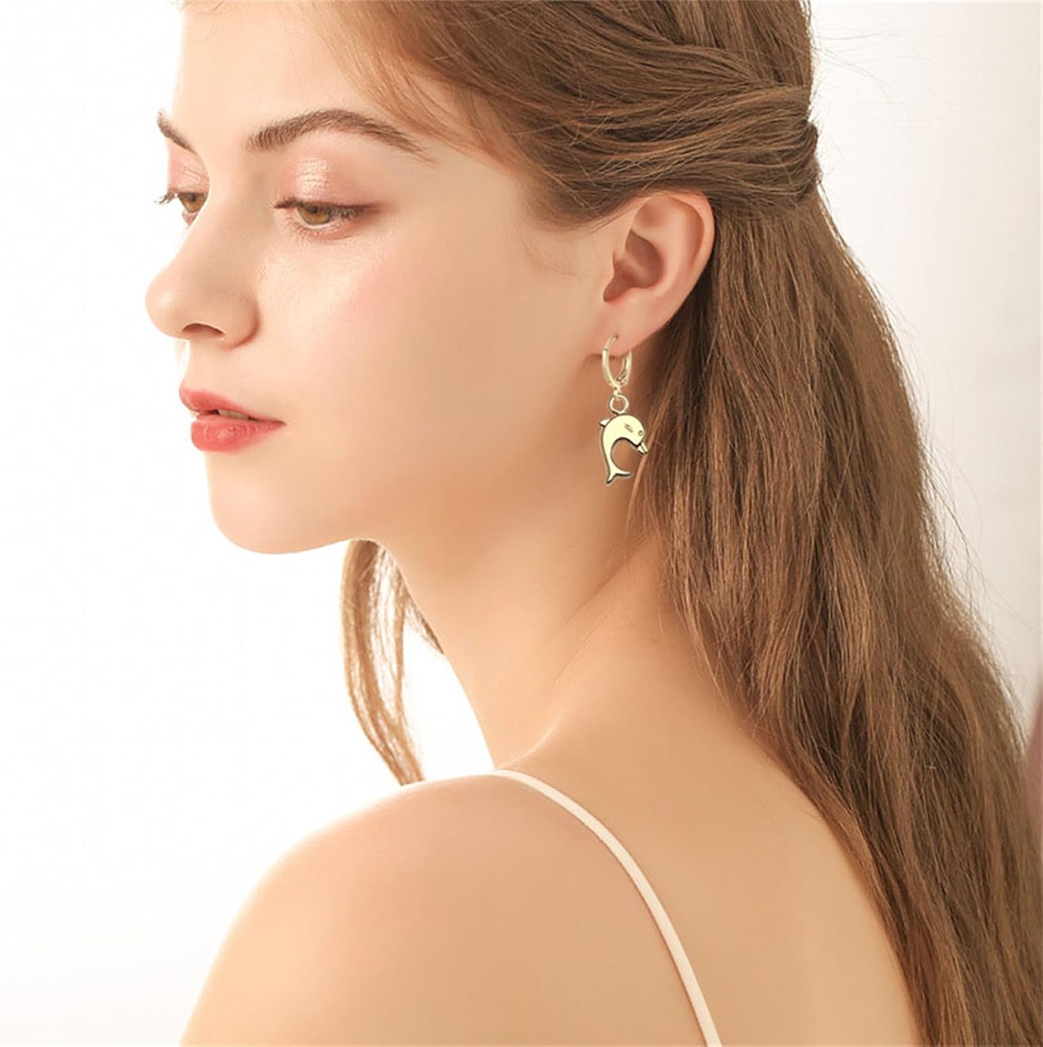 Dreuyet 9 Pairs Seashell Huggie Hoop Earrings for Women Charm 14K Gold Plated Cowrie Conch Clam Starfish Pearl Ocean Animal Earrings Bohemian Summer Beach Holiday Chic Jewelry Gifts - Image 4