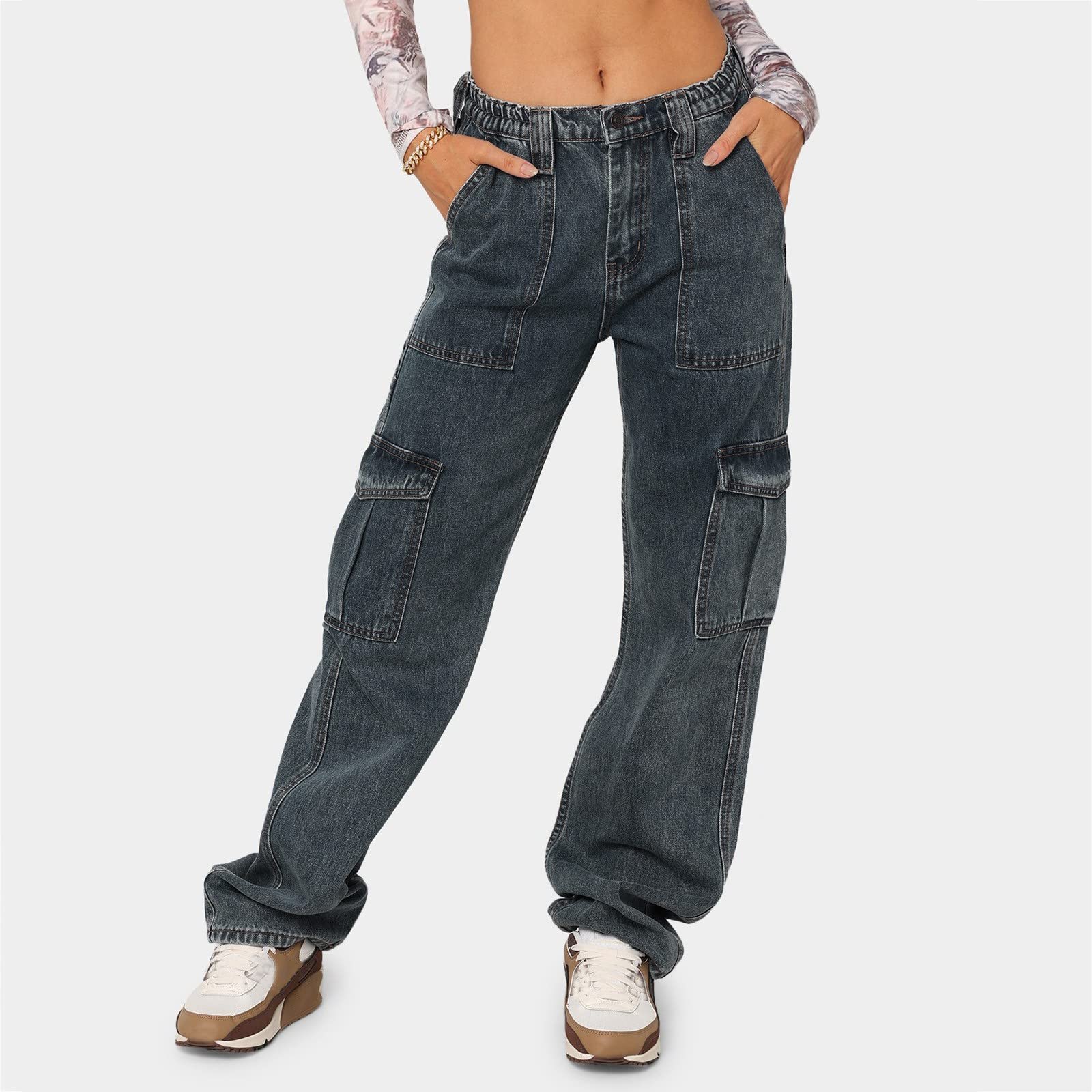 Pantalones cargo callejeros sueltos para mujer con bolsillos altos y prácticos como pantalones vaqueros de moda para un estilo urbano informal