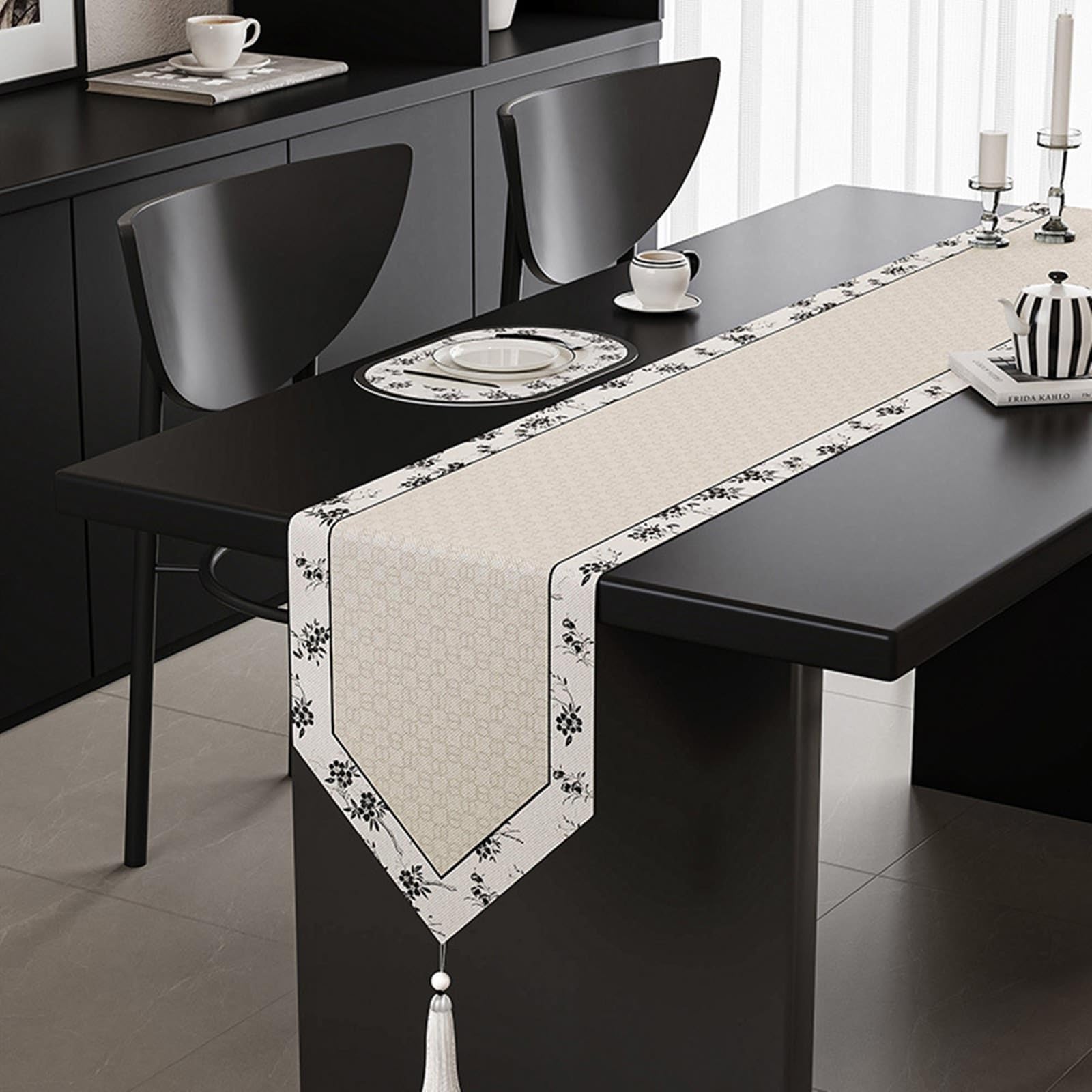 Chemin de table en lin avec pompons de qualité supérieure style rétro