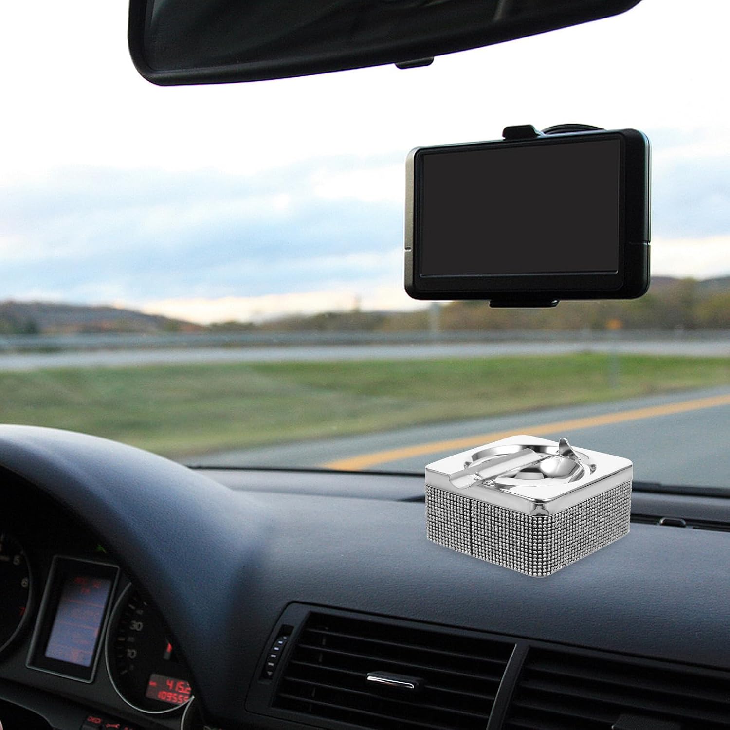 Abaodam Crystal Car Ashtray for Automotive Use, Small Square White Metal Ashtray with Diamond Inlay, Portable Car Ash Tray Suitable for Travel and Outdoor