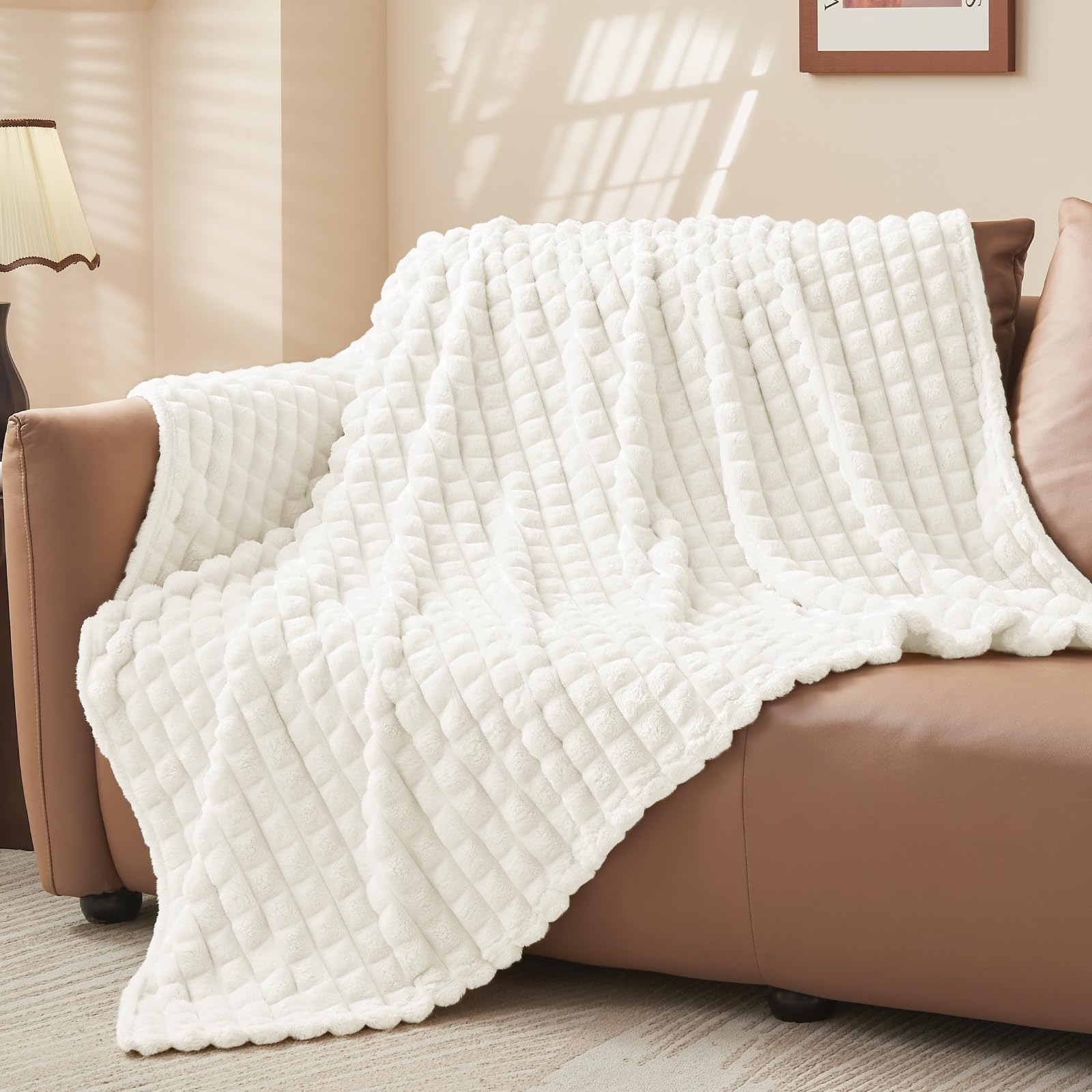 BEDELITE Fluffy Fleece Queen Size Blanket - Cream Bed Throw Checker Design Soft Cosy Warm Large Blankets for Bed, Gifts for Women