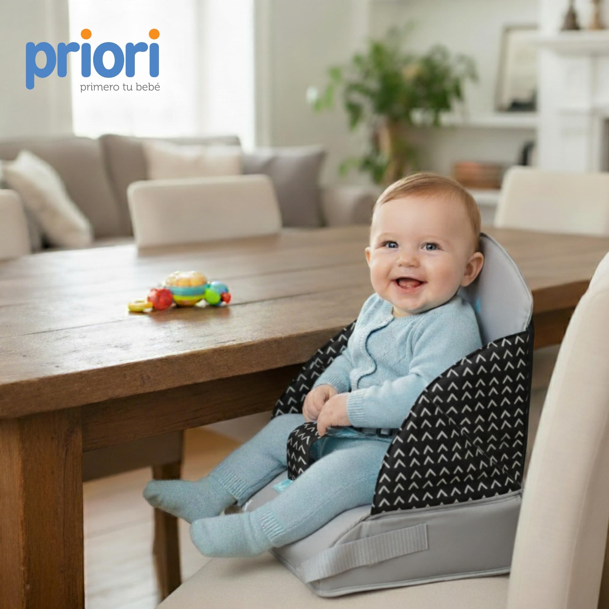 Chaise haute bébé portable Priori ALBI – siège rehausseur sécurisé et pliable, léger et confortable, avec harnais de sécurité, idéal pour les repas et les déplacements (Gris)