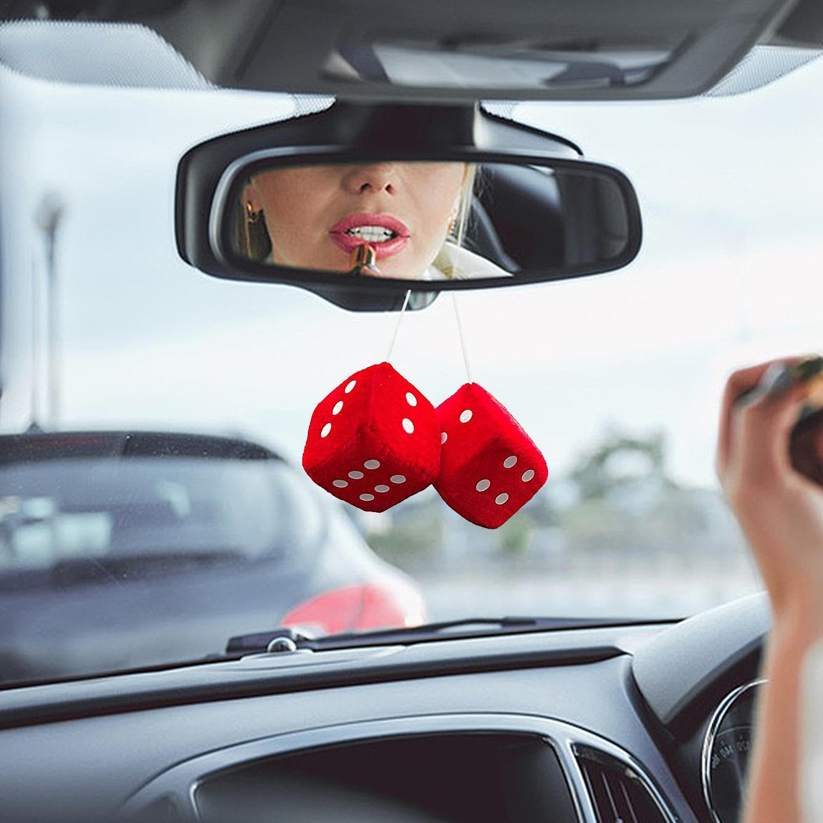 Vagway Plüschwürfel Für Den Auto-Spiegel - Weiße Fuzzy Dice, Retro-Accessoire