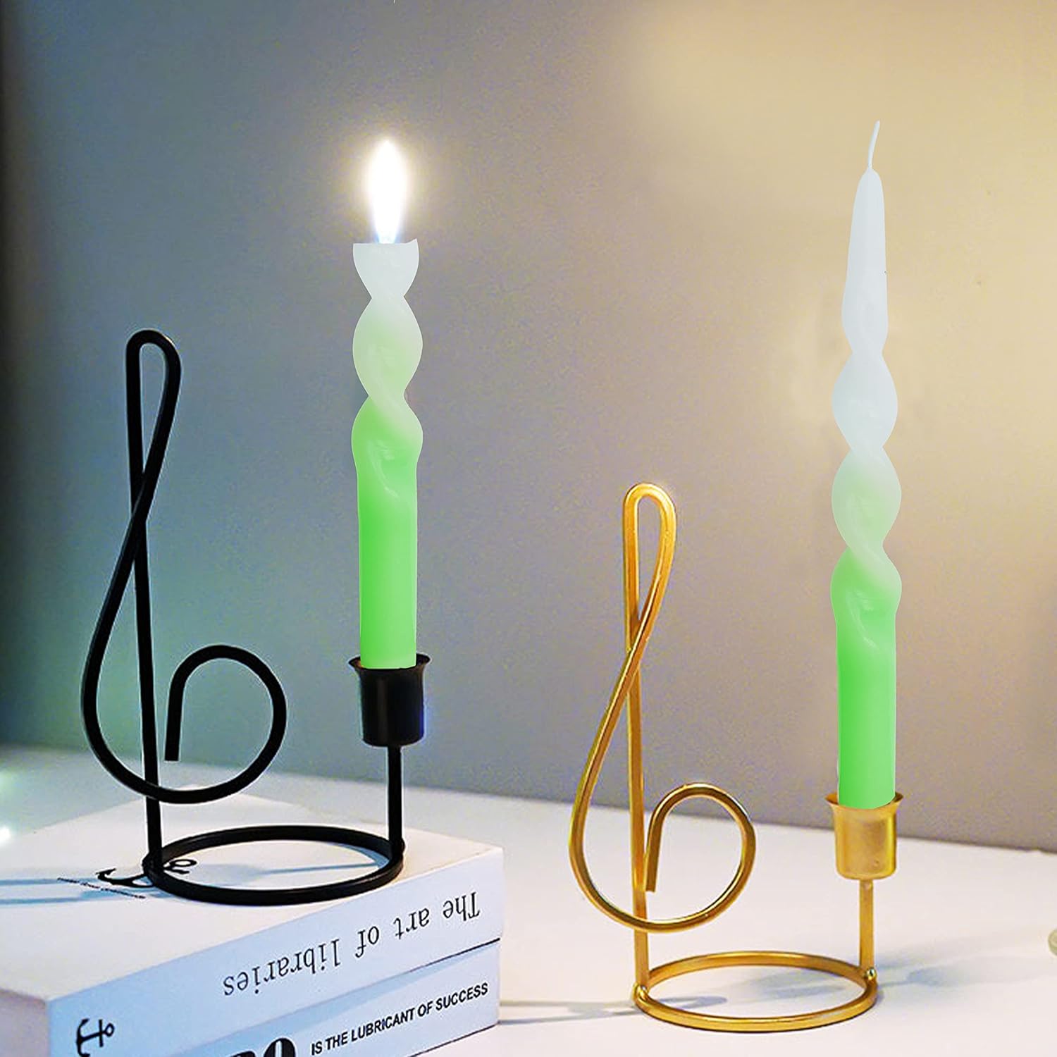 Hiladora De Lana Con Forma De Espiral En La Parte Superior, | Meses Sin