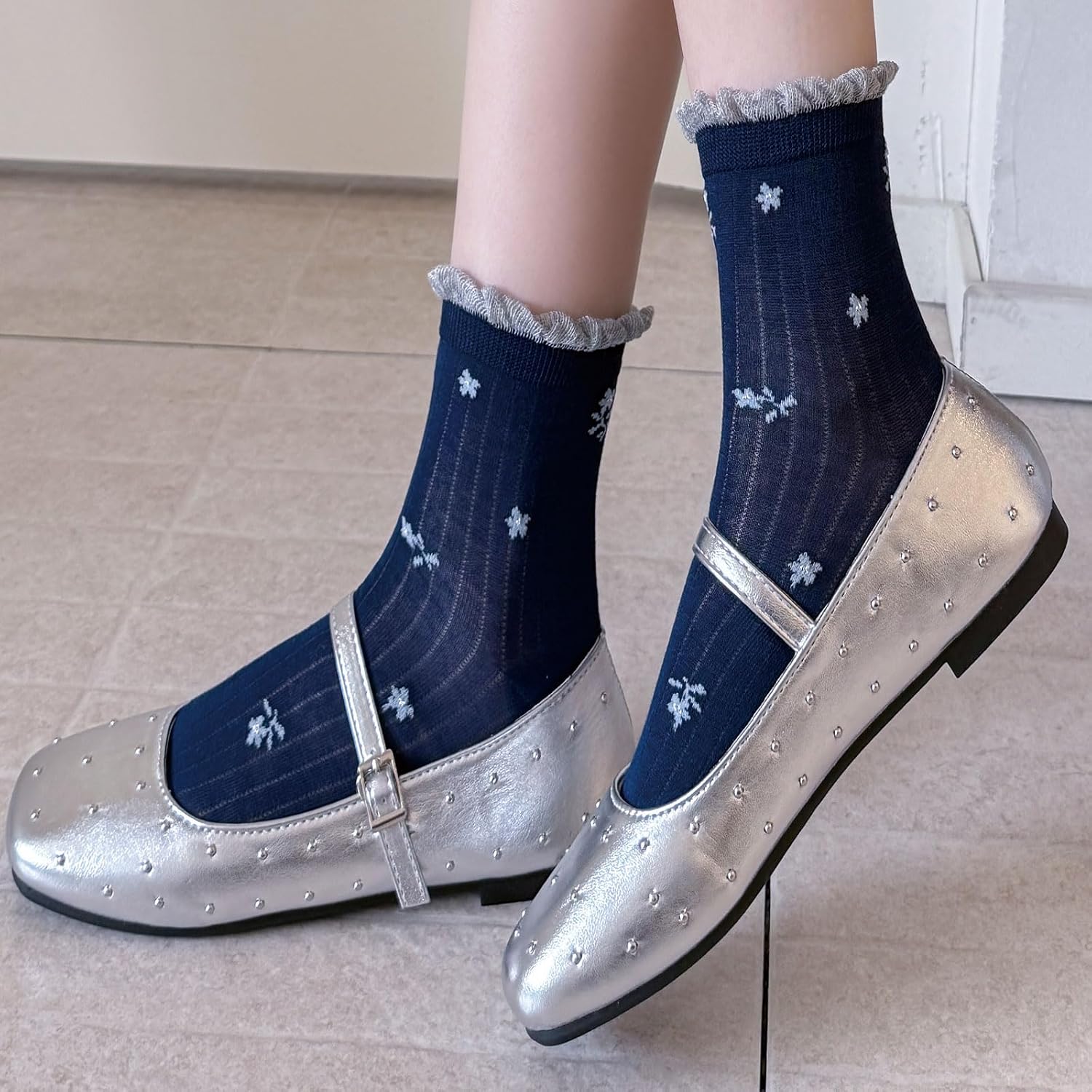 Women's Cotton Crew Socks, 5 Pairs Soft Breathable Casual Socks,Pattern Socks with Frilly Cuffs for Daily Wear