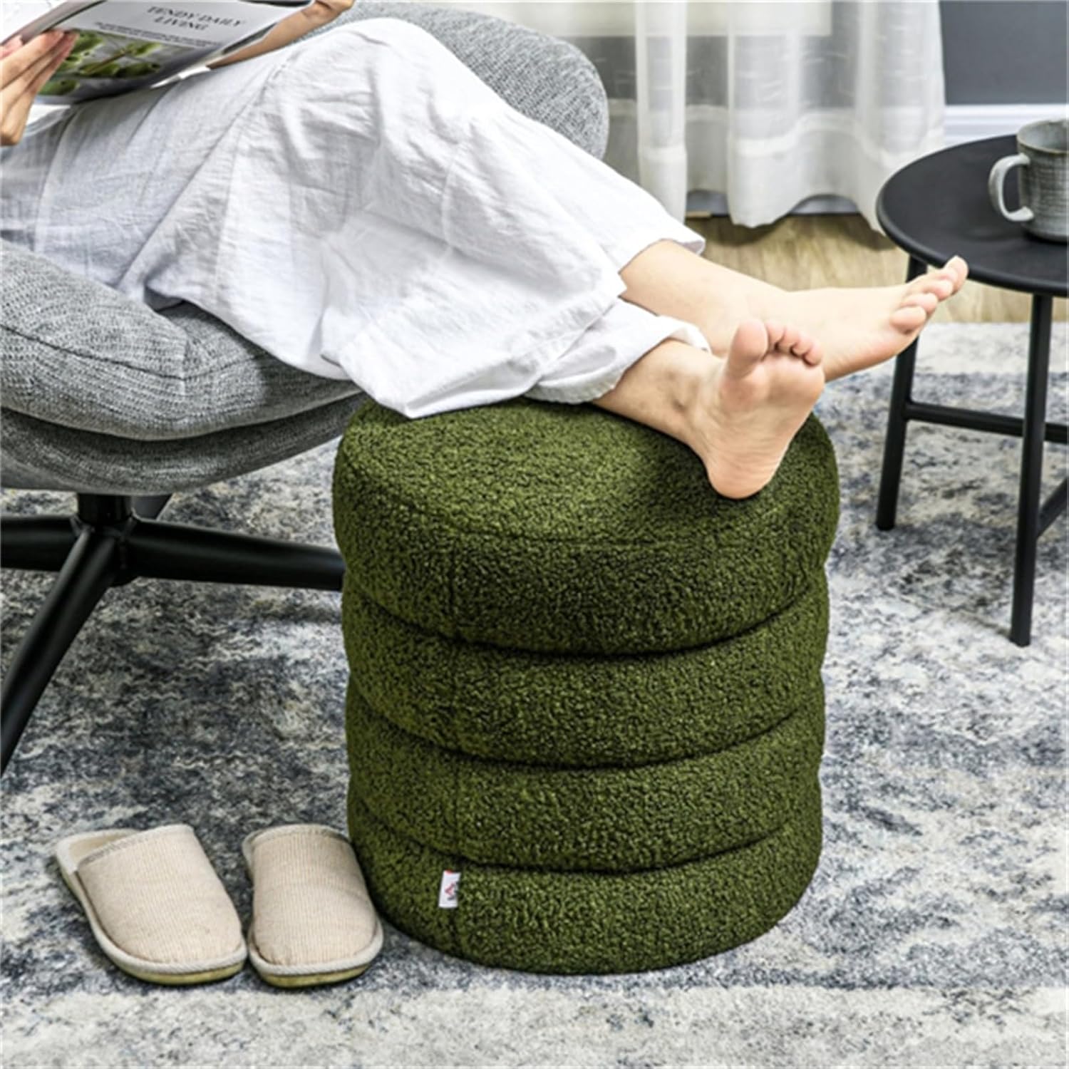 Round Footstool, Cute Cushioned Footstool Matcha Cake Design Soft Stool Portable and Easy to Move Comfortable Round Stool Green