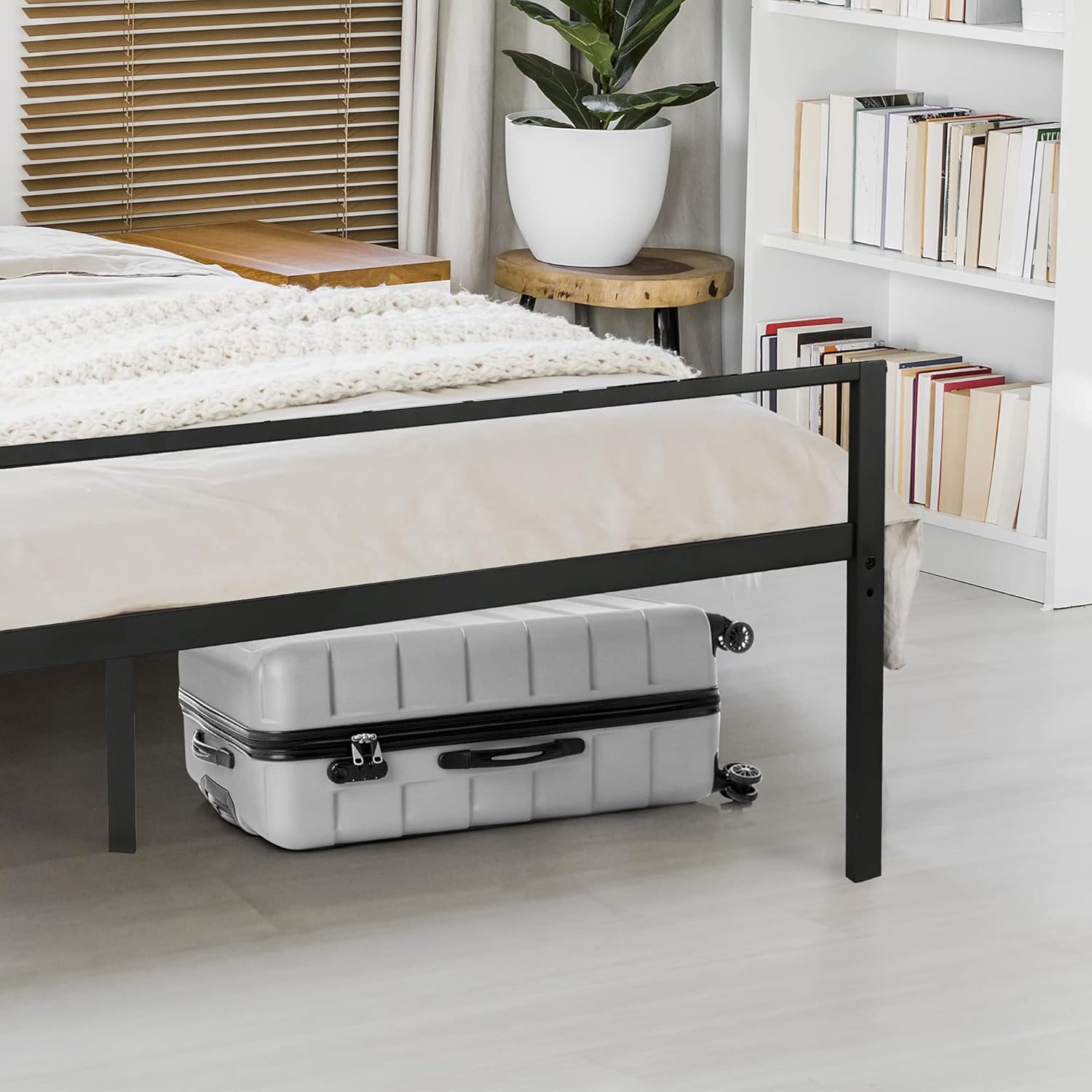 LUCKYERMORE Queen Platform Bed Frame with Headboard, Metal Bed Frame Anti-Rust Process, Black Bed Frame Queen Anti-Slip Support