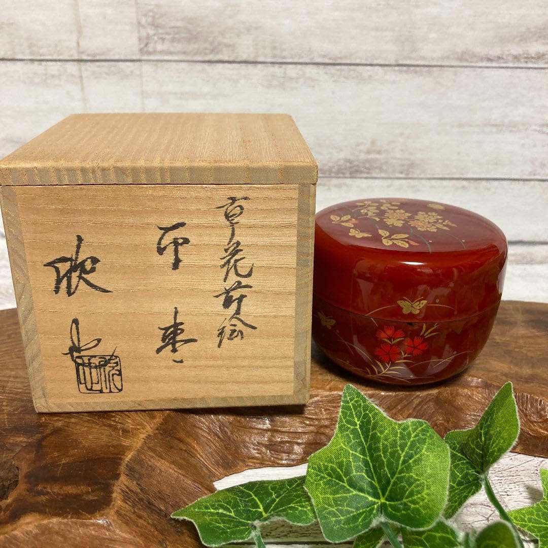未使用　蒔絵師　欣也造　木製　朱塗　金彩草花蝶　蒔絵　棗　平棗　茶道具　茶道 Amazon.co.jp: 蒔絵師 欣也造 木製 朱塗 金彩草花蝶 蒔絵 棗 平