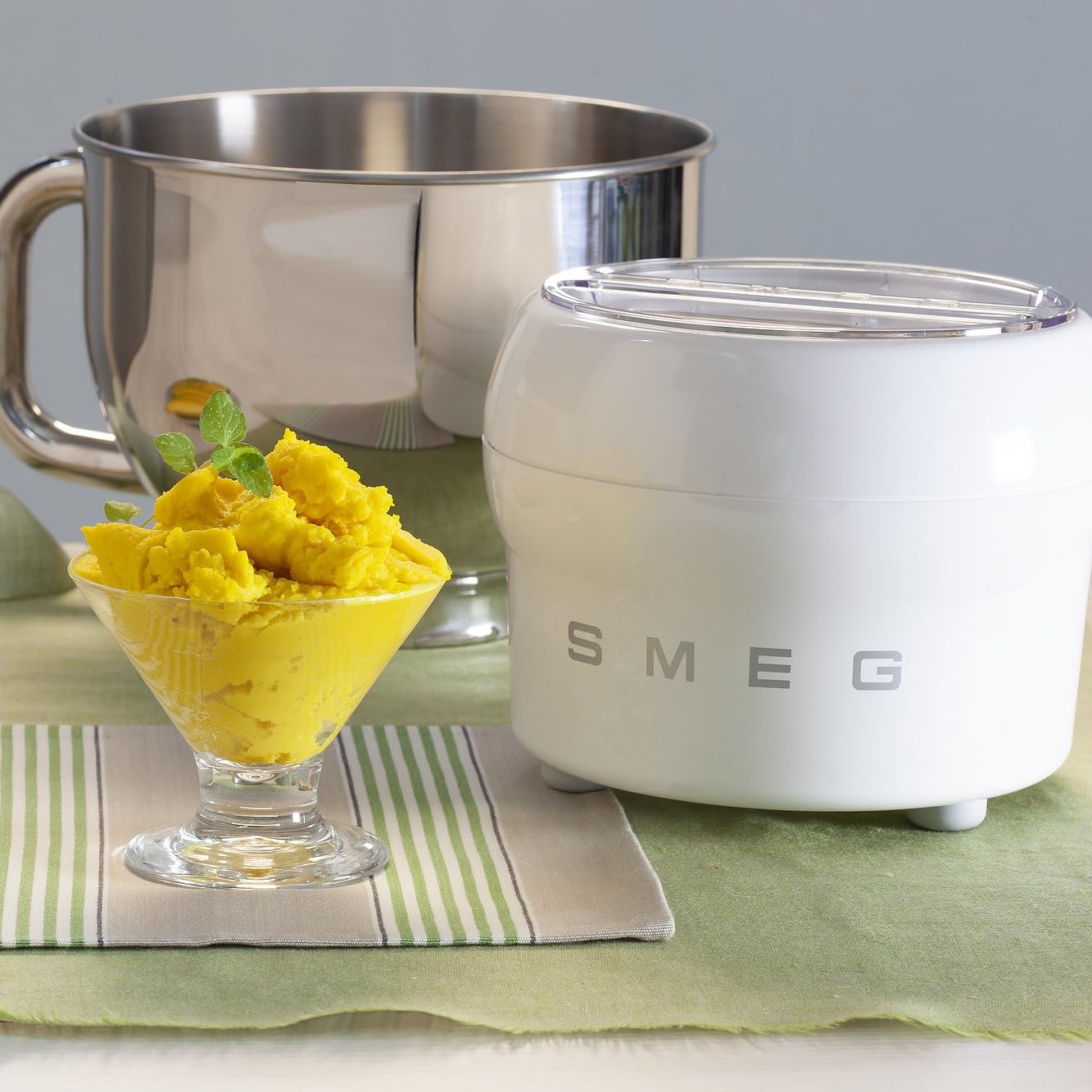 Smeg SMB401 Polished Stainless Steel Bowl for SMF02 | SMF03 Stand Mixer Models 4.8L 5 Qt Dishwasher Safe with Ergonomic Handle product thumbnail 4