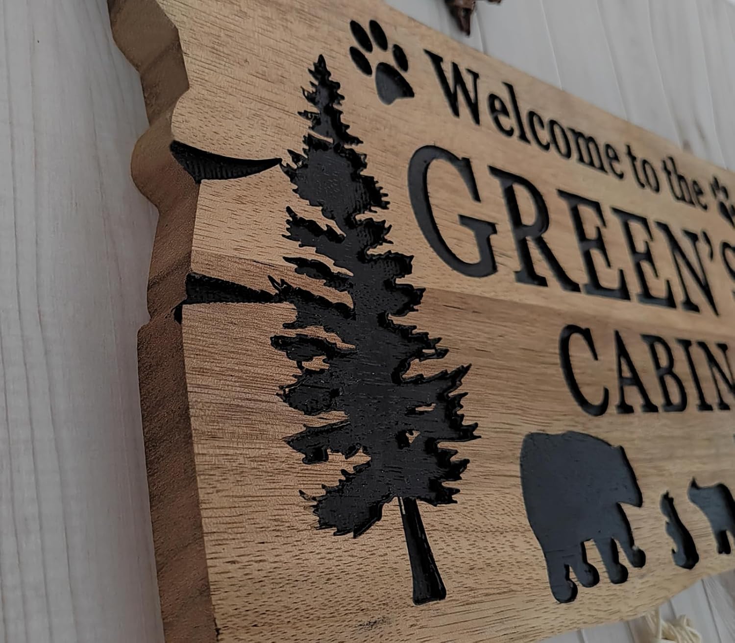 Custom Family Name Sign, Personalized Bear Family Wood Cabin Signs, Welcome Sign, Large Outdoor Wooden Last Name Sign, Nature Sign, Black Bear Plaque, Family Members Birthday Present