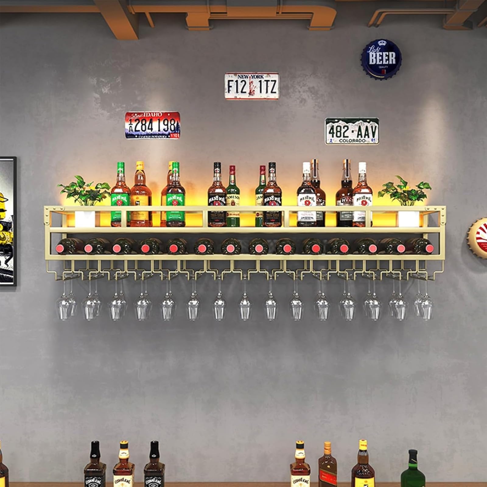 Étagère à vin murale industrielle avec support verres et lumière LED