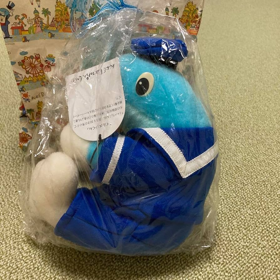 Amazon.co.jp: 呉ポートピアランド イルメリくんぬいぐるみ : おもちゃ