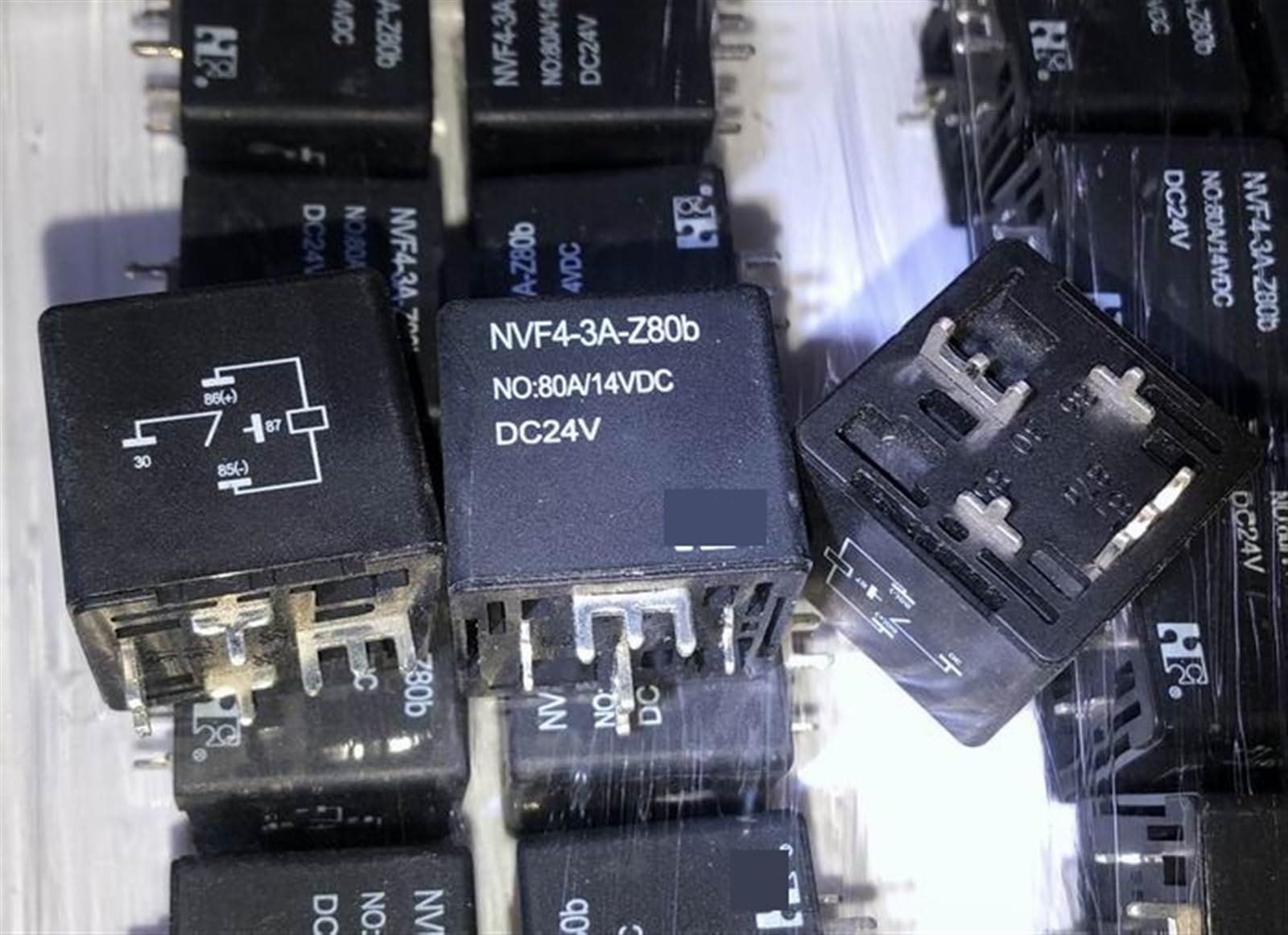 Relais NVF4-3A-Z80b 12VDC anti surchauffe pour court-circuit 80A