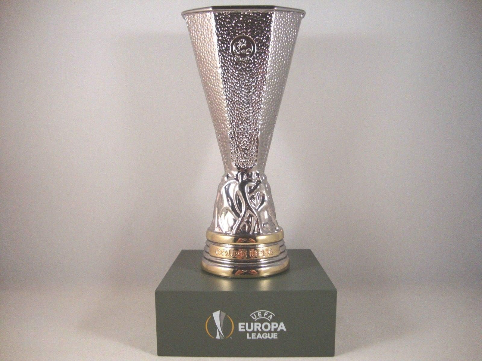 Europa League UEFA Trophy on Acrylic Base Cup Trophy 150 mm
