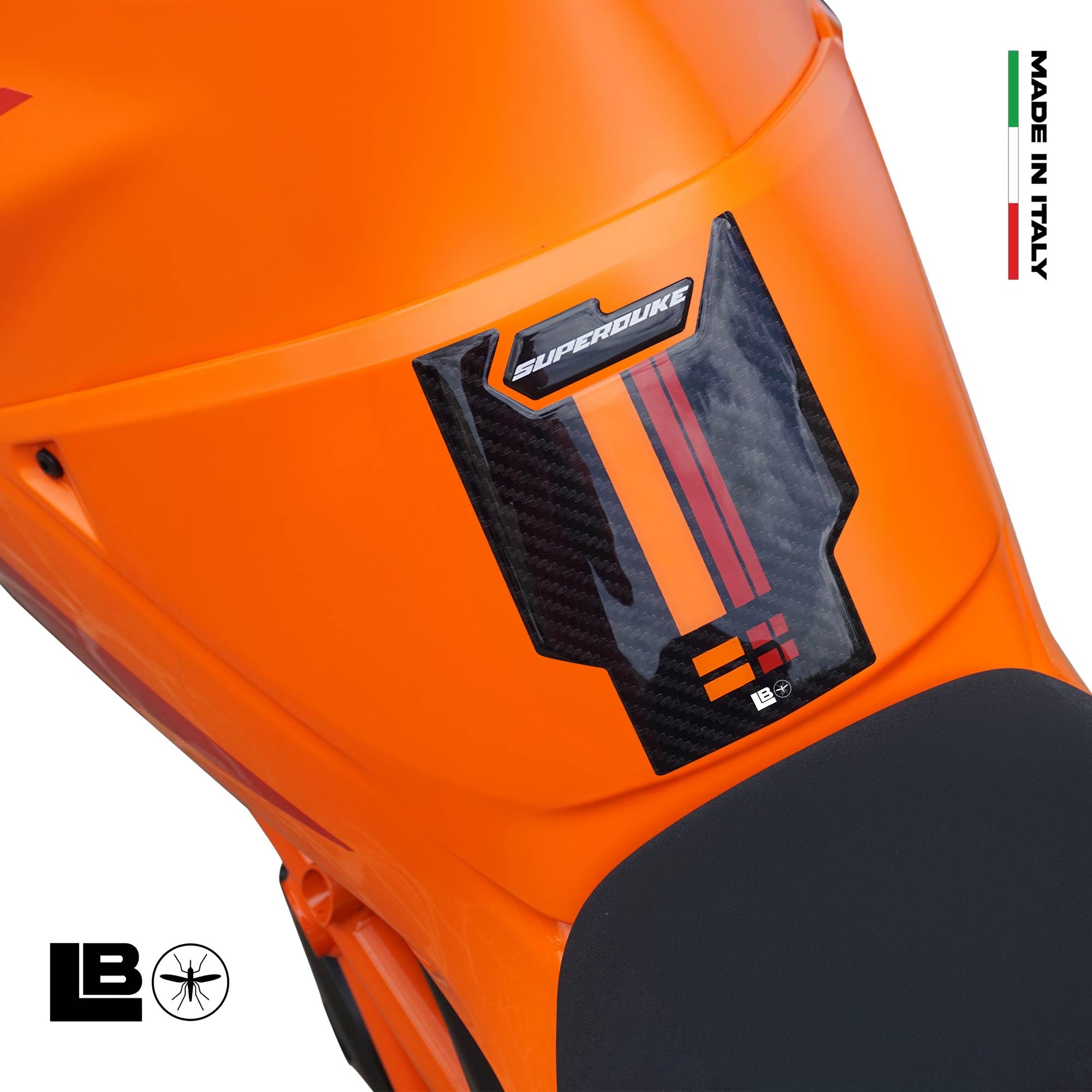 Labelbike Adesivi 3D Paraserbatoio Per KTM 1290 Super Duke R 2021 – Protezione In Resina Fatta A Mano