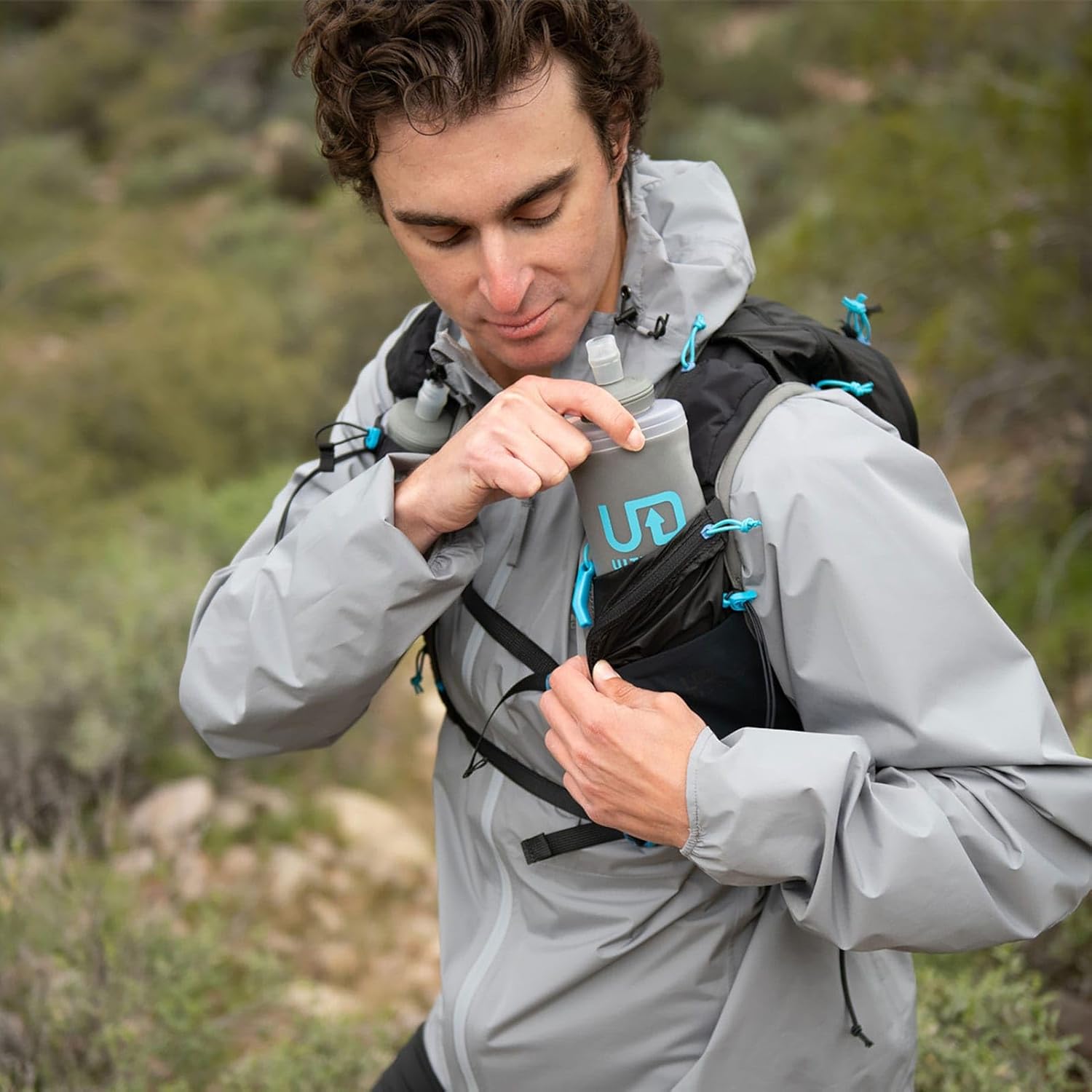 Ultimate Direction Adventure Vest Men's Hydration and Endurance Running Vest, 2L Hydration Bladder Compatible, Upgraded Fit and Finishes, Trekking Pole Loops, GPS Locator Pocket, 2023