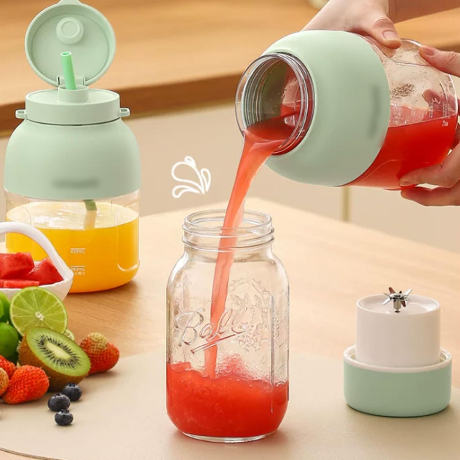 Wydajny plastikowy przenośny blender z 2 pokrywkami 18 ostrzy przenośna sokowirówka potężny osobisty rozmiar blender akumulator USB kompaktowy (bladoczerwony)