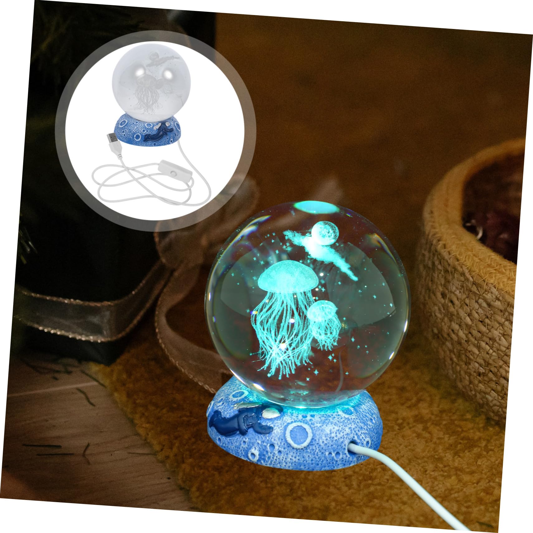 Lampada Notturna Sfera di Cristallo USB Incisione 3d | Resina e Cristallo, Luce a Colori Variabili, Base Stabile Portatile per Camera da Letto e Negozi