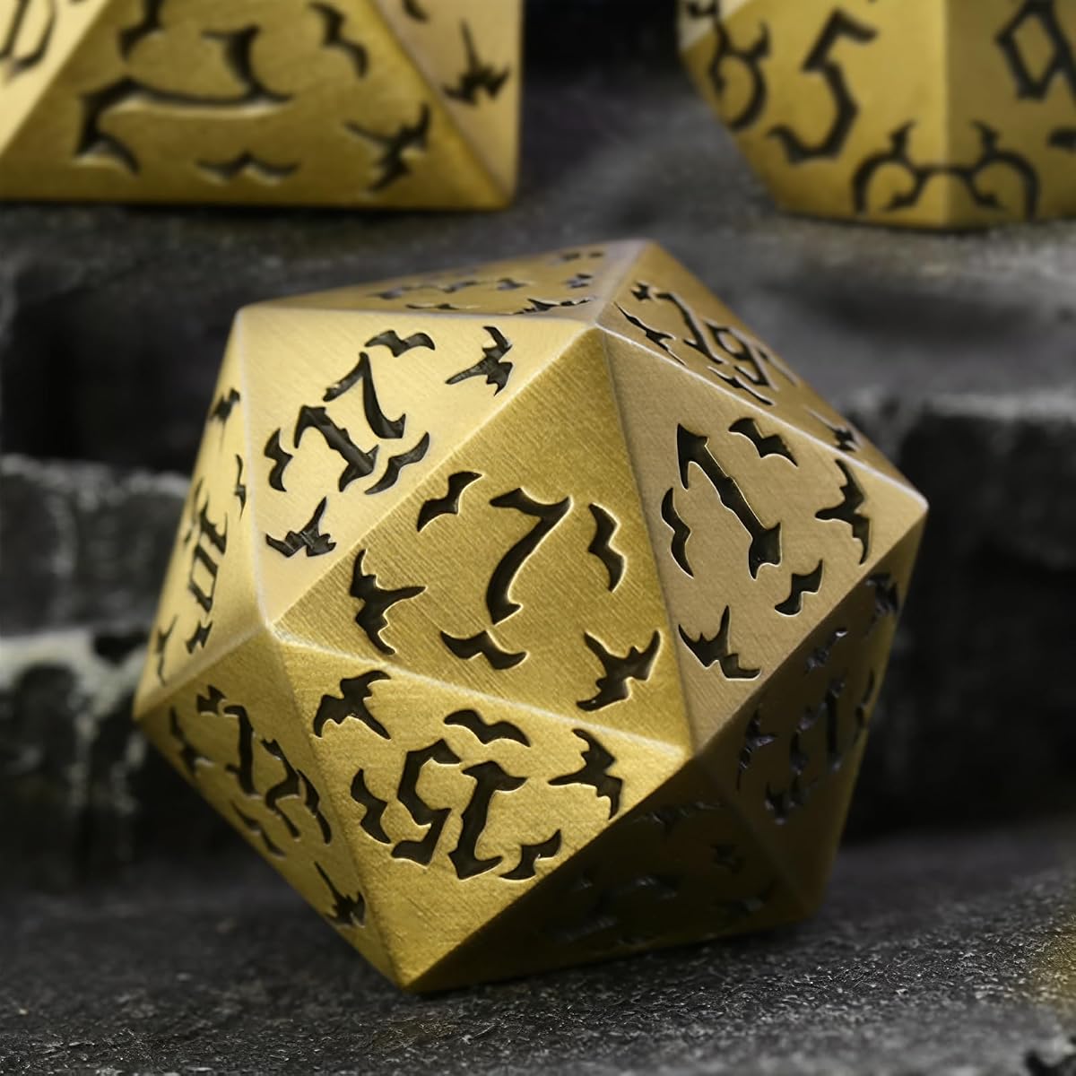 ZHOORQI Metal DND Dice 7 piezas Juego de troqueles poliédricos con diseño de murciélago (BF-Bronce) | Sharp Edge D y D Dice para mazmorras y dragones DM RPGs Gift Gaming Collection