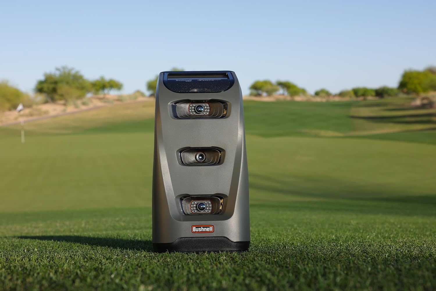 Bushnell Launch Pro Simulator Bundle – Portable Launch Monitor with FSX Play Gold Subscription, Projector, Enclosure & Turf for Indoor or Outdoor Use