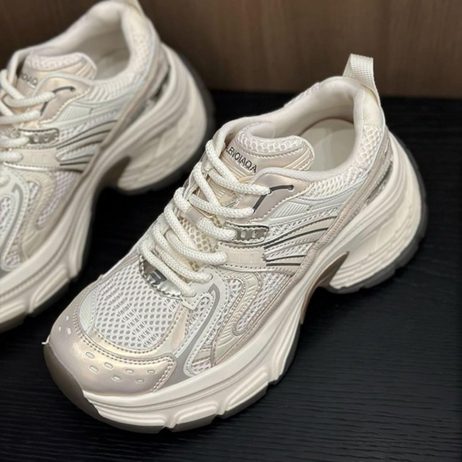 [RAMEMO] 厚底 レディーススニーカー スポーツシューズ レースアップ 美脚効果 滑りにくい 耐摩耗 走れる 衝撃緩和 透気性