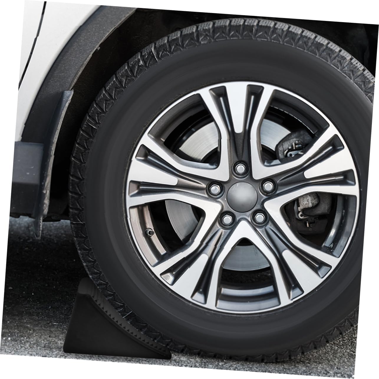 2pcs Rubber Wheel Chocks Fit for Rvs Trailers Cars Stabilizers Triangular Shape for Safety