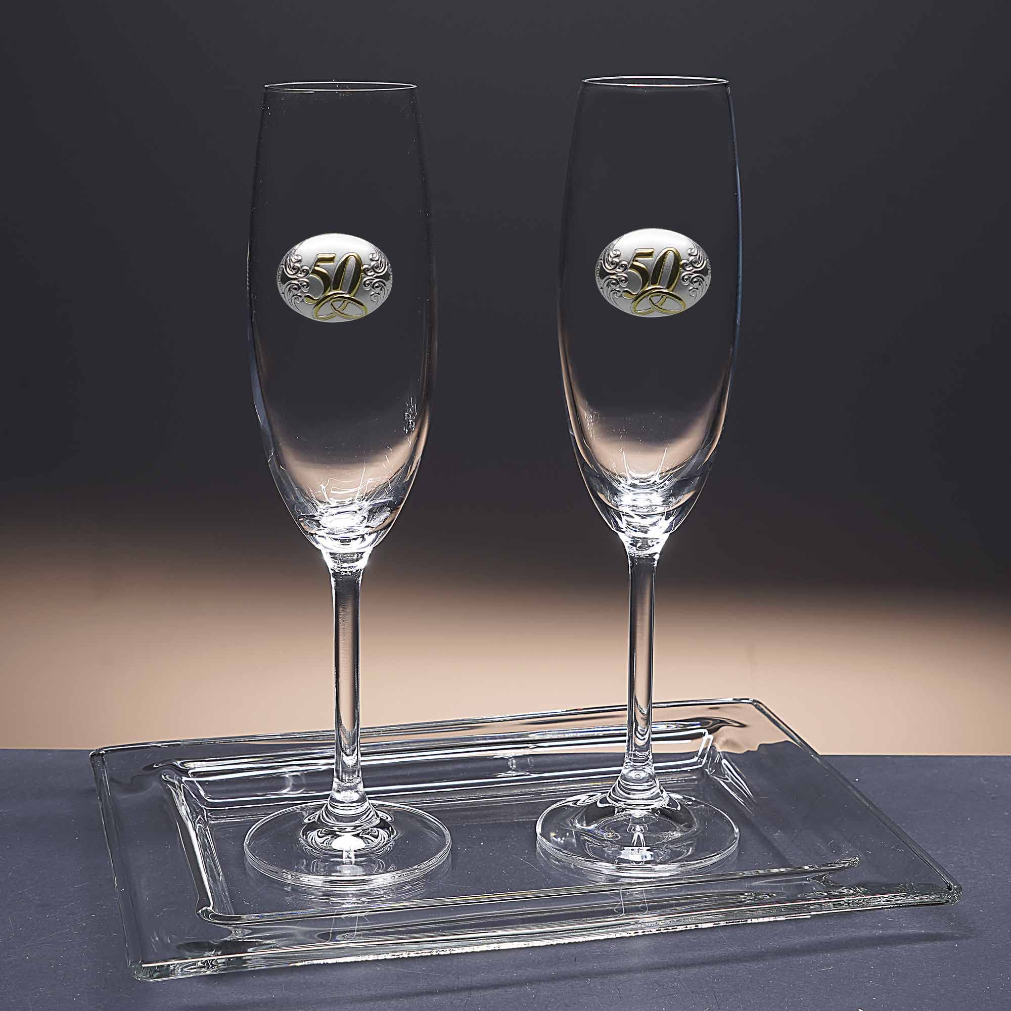Gala&K | Set de 2 copas de cristal para champán+bandeja de cristal | Para novios | Bodas de plata/oro | Aniversarios | Aplique bilaminado | Colección GASTRO-50 ANIVERSARIO.