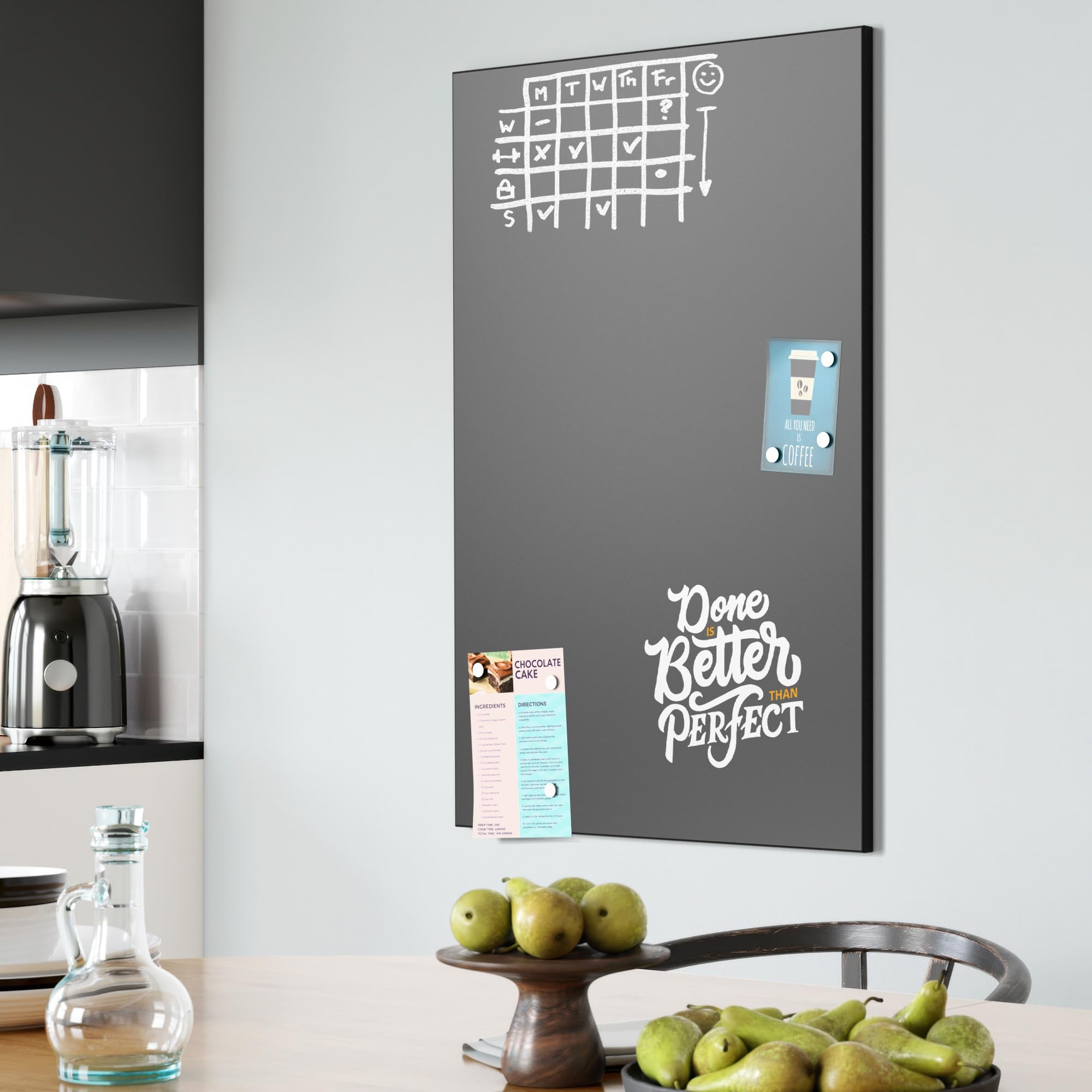DEQORI Magnetyczna tablica do pisania kredą z nadrukiem UV | motyw "Lepiej zacząć nieperfekcyjnie", prostokątna, 60 x 90 cm, metalowa tablica kredowa do pisania – dekoracja ścienna do kuchni