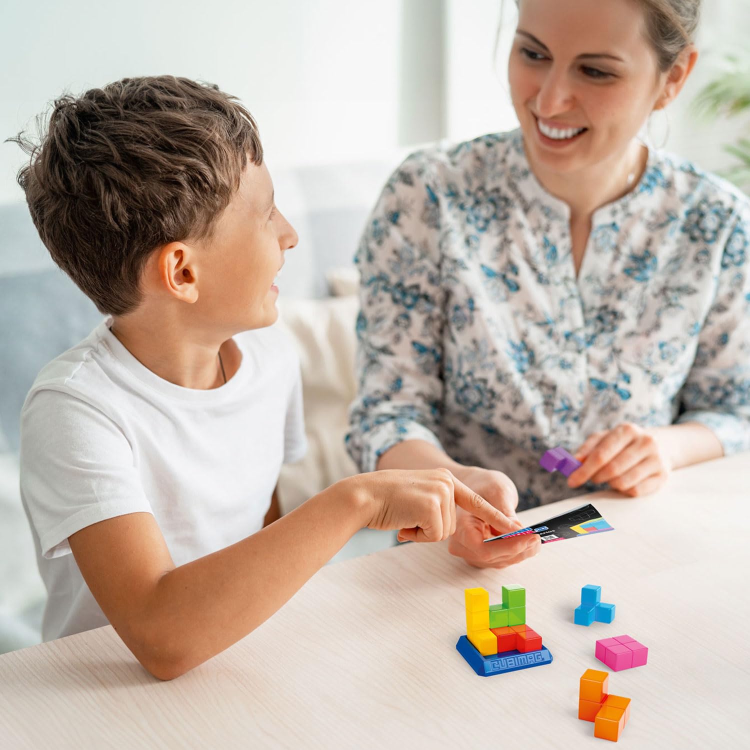Ludilo - Cubimag Mini | Juego Mesa 8 Años O Más | Rompecabezas Adultos con 2 Modos De Juego | Juegos De Mesa Adulto | Juegos De Ingenio con 136 Desafíos