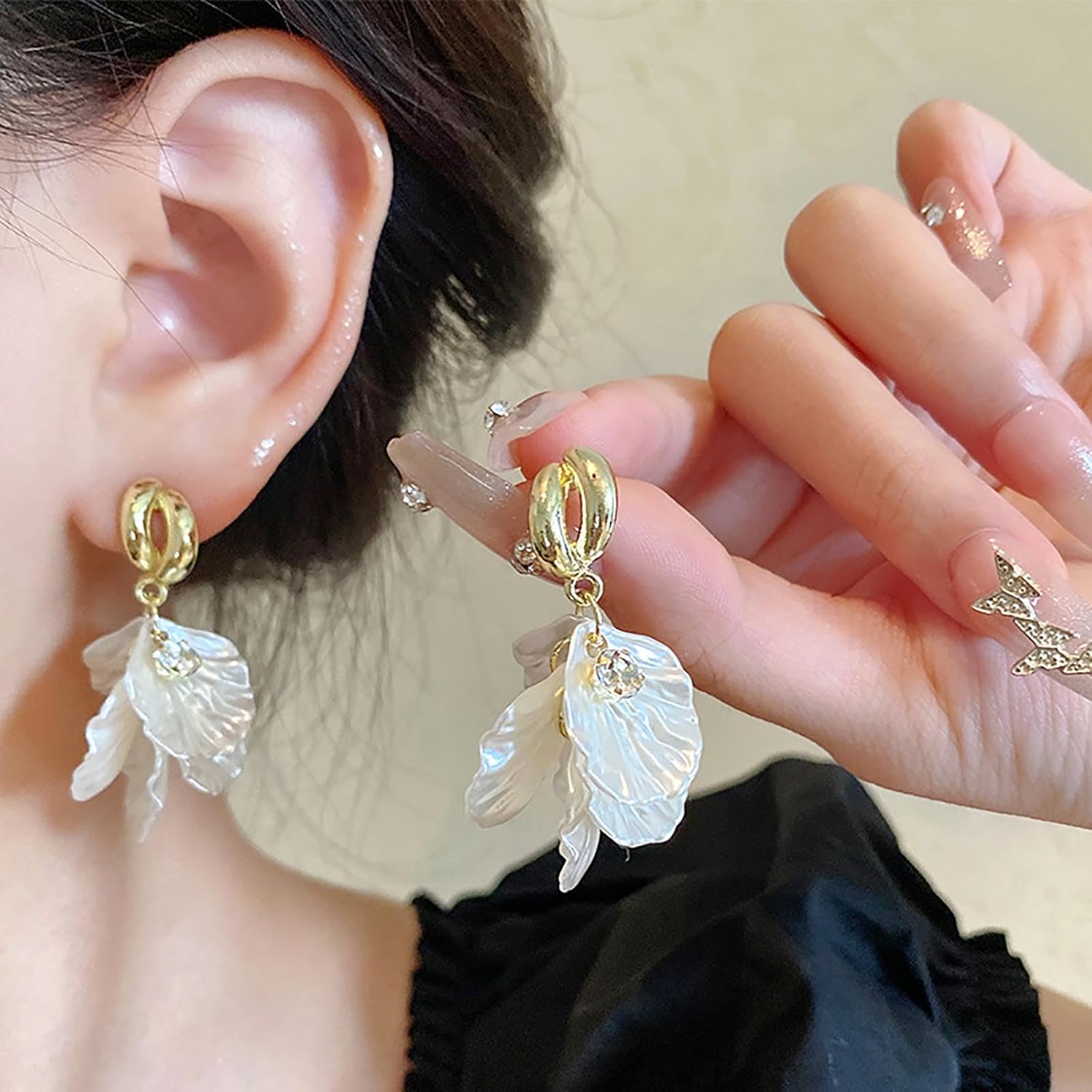 W WEILIRIAN Boho Pearl Shell Earrings Shell Dangle Drop Earrings Cowrie Seashell Earrings White Shell Drop Earrings Jewelry for Women - Image 3