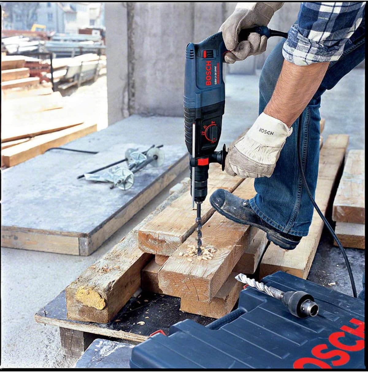 Bosch GBH 2-26 DRE Professional Rotary Hammer with SDS-plus The Fast All - Rounder For Daily Use Easy Grip 800W (220v Corded Europe type C plug)
