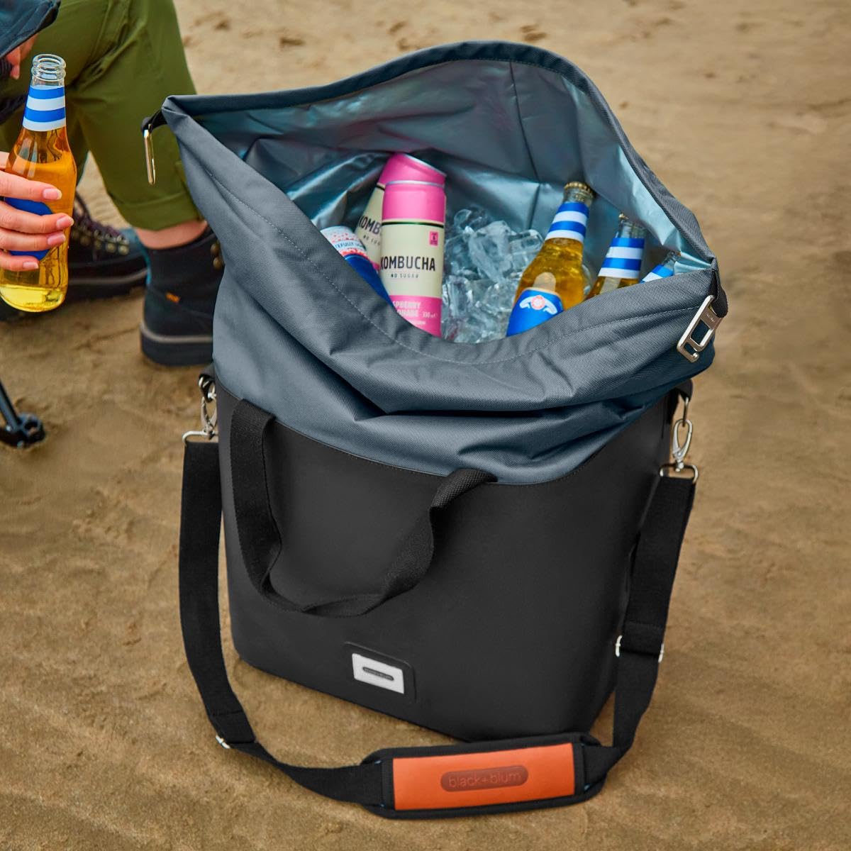 BLACK + BLUM Glacière Souple Isotherme | Étanche | 25L | Ardoise | Fermeture Roll Top, PET Recyclé, Sans BPA, Sac Glacière, Pique-Nique, Courses, Aliments & Boissons, Réutilisable