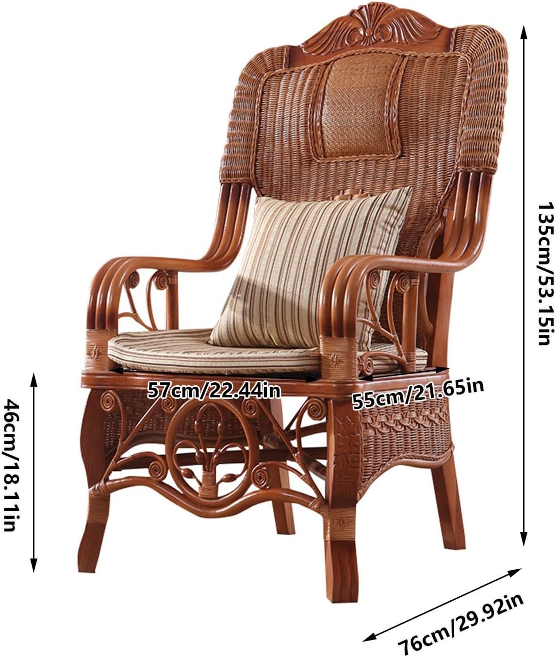 木製アームレストと背もたれを備えた籐製読書用アームチェア。寝室