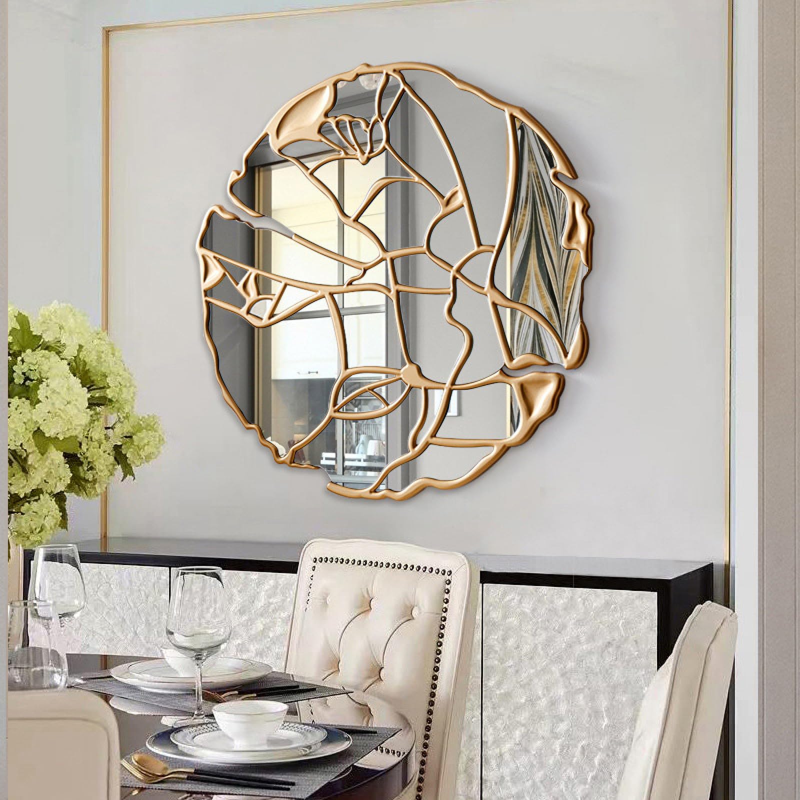 Miroir doré décoratif de 28" pour créer une ambiance vintage élégante dans votre entrée