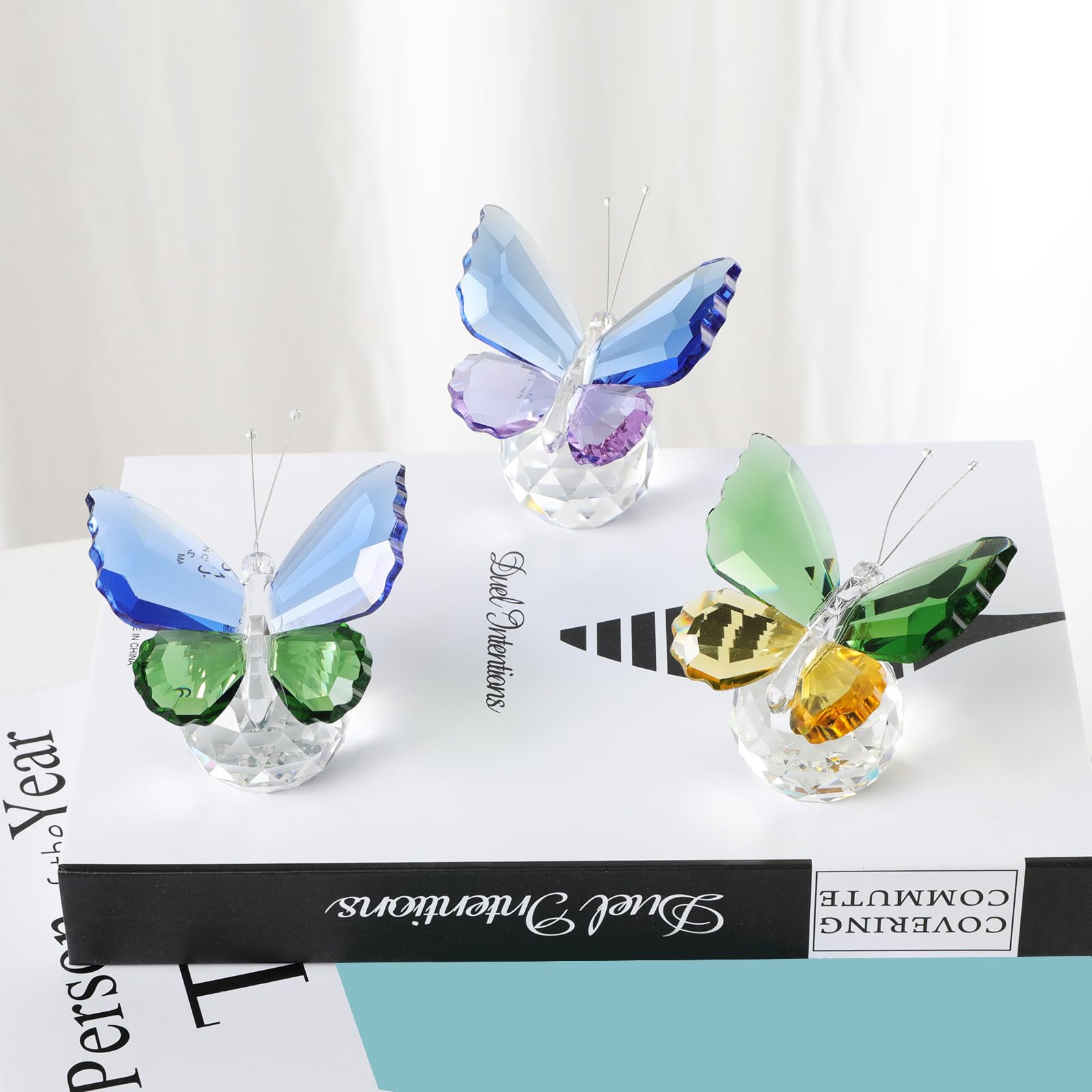 Amazon.co.jp: Aurgiarme クリスタル 蝶 置物 輝く模造 動物