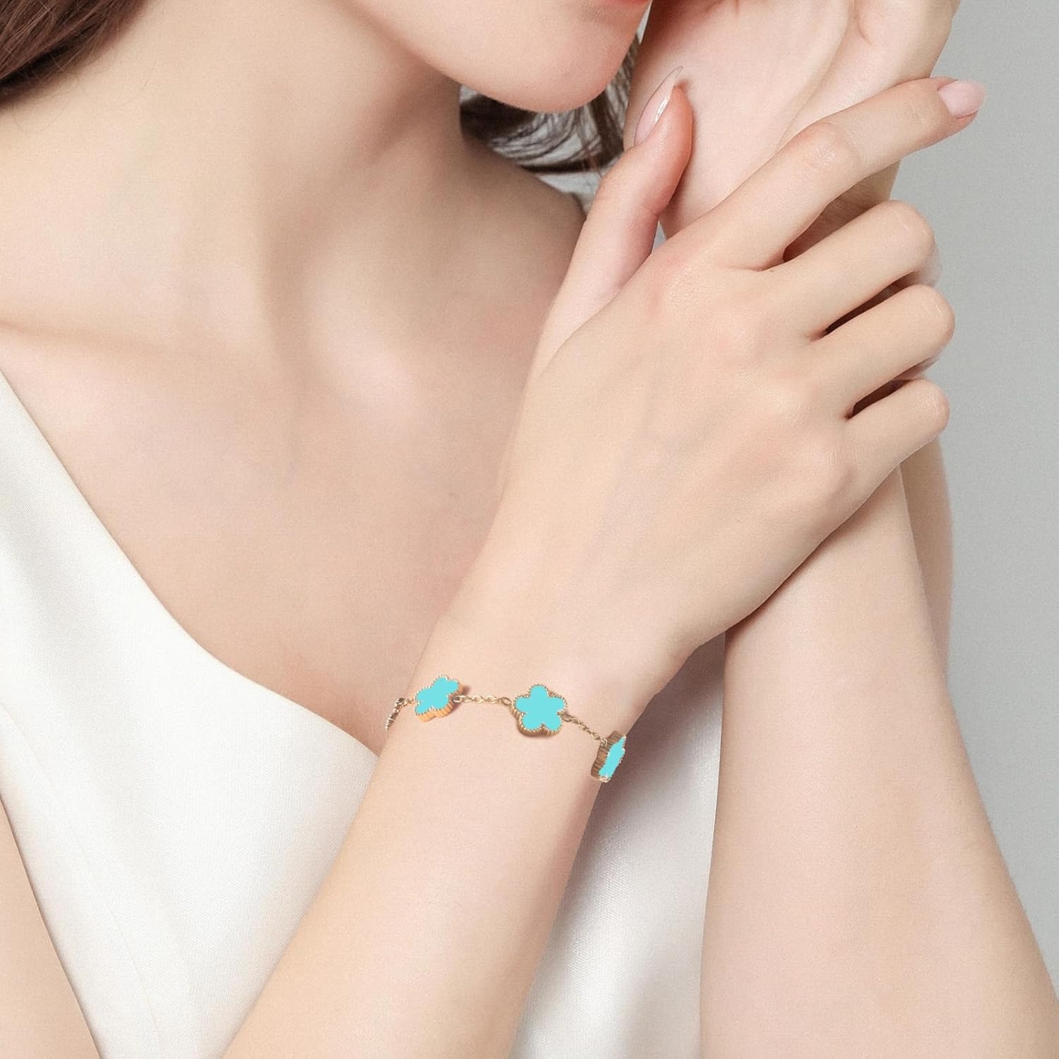 18K Gold Plated Double Sided Clover Bracelet for Women - Lucky Flower Link Bracelets Trendy Jewelry Gifts for Women,Wife, Girlfriend, Mom, Sister, Bestie, Grandma - Image 7