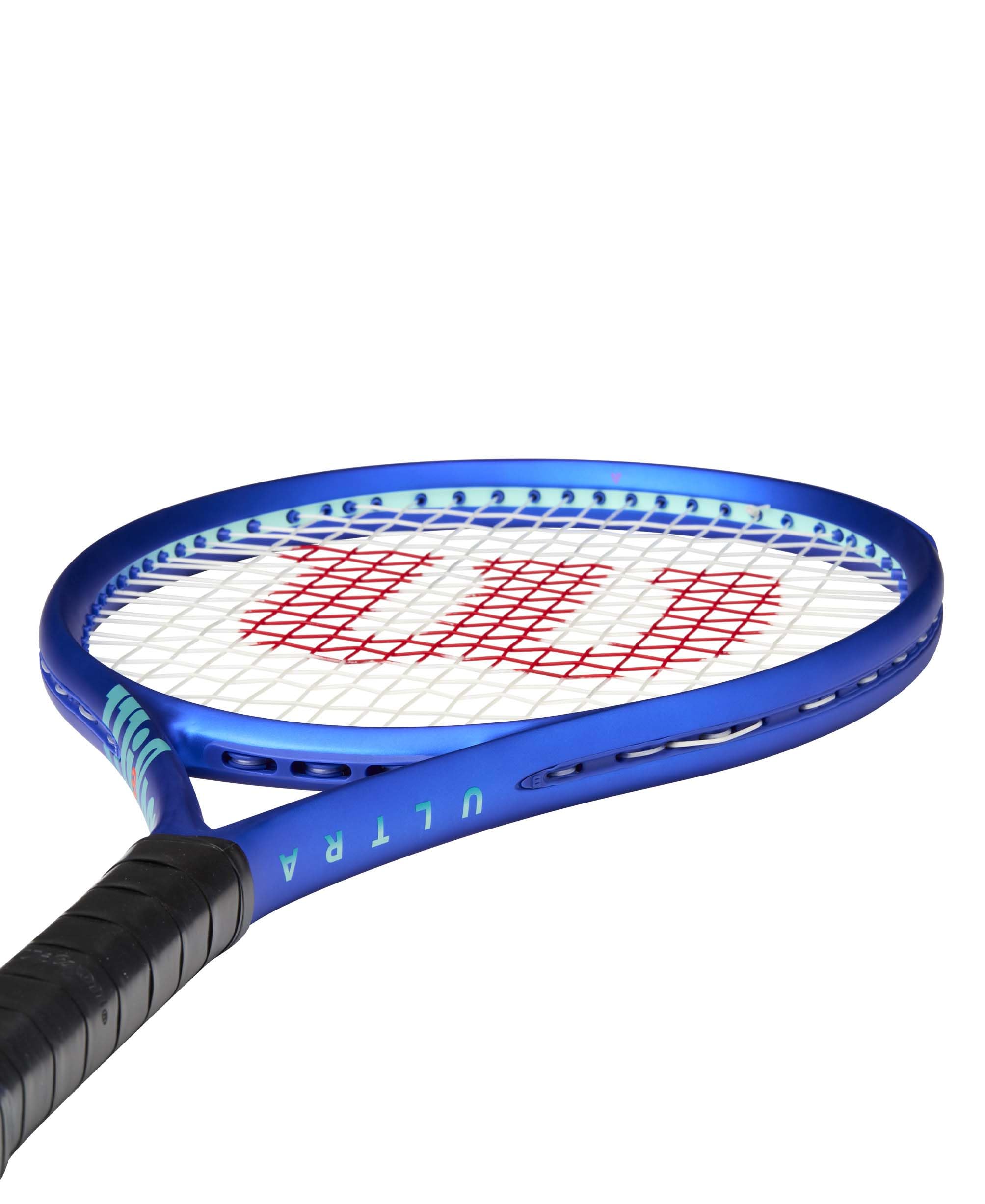 Wilson Ultra 26 V5 Raquette de Tennis, Poche de Précision, Jeu Prolongé, Sensation Constante, Puissance Accrue, Maniabilité Agile, Taille : 26