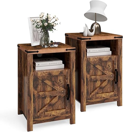 oneinmil Mesa auxiliar con estación de carga, mesita de noche de granja con puerta de granero, mesa auxiliar de sofá con espacio de almacenamiento,