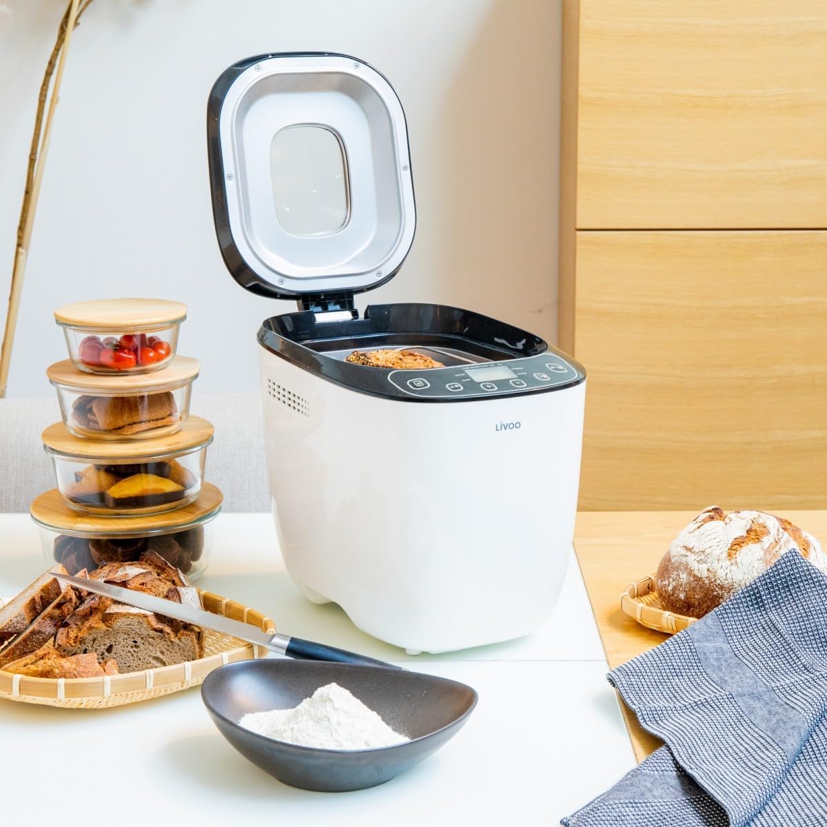 LIVOO Feel good moments - Macchina per il pane 550W, 12 programmi DOP218, colore: Bianco LIVOO Feel good moments - Macchina per il pane 550W, 12 programmi DOP218, colore: Bianco