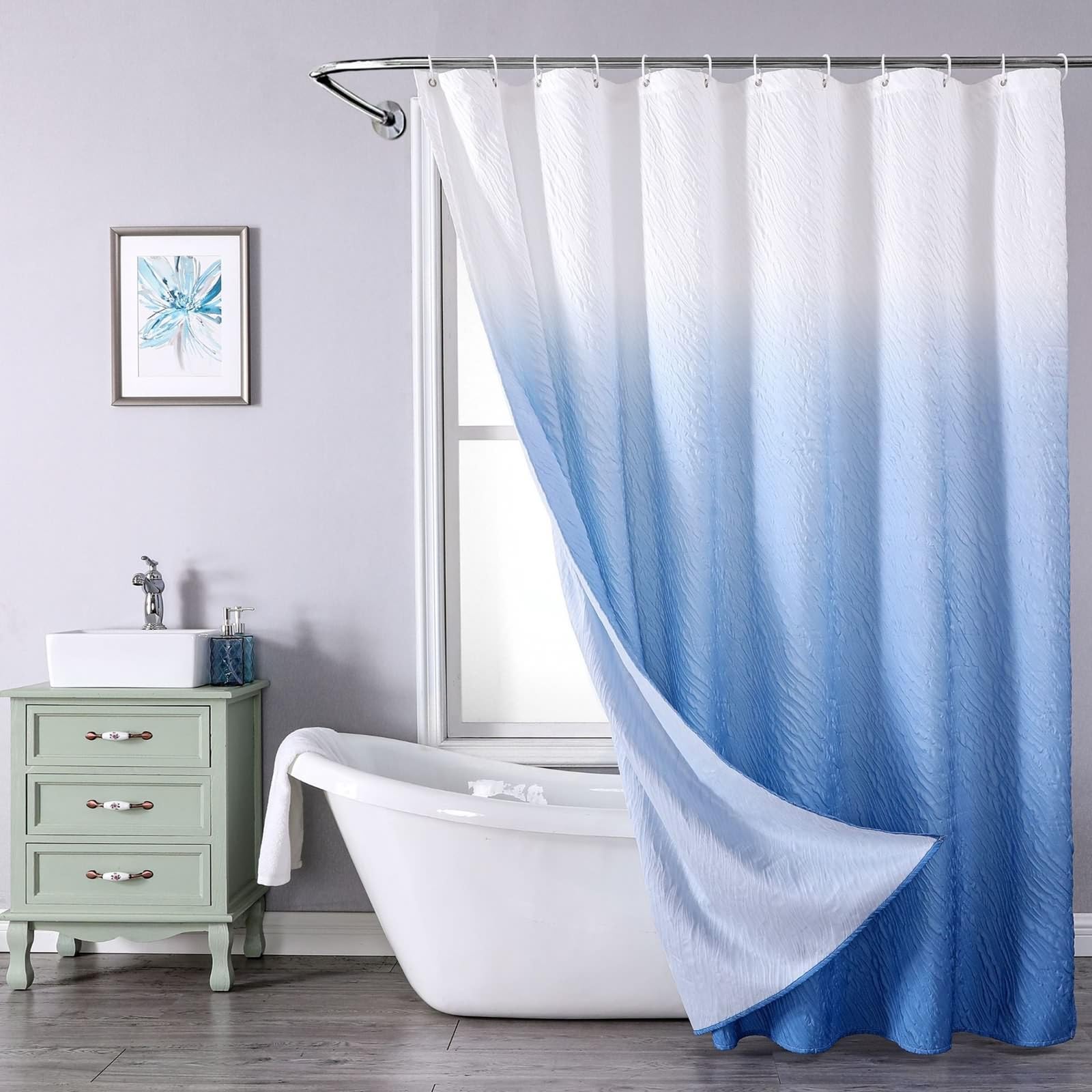 Rideau de douche bicolore KnSam pour créer une ambiance spa dans la salle de bain
