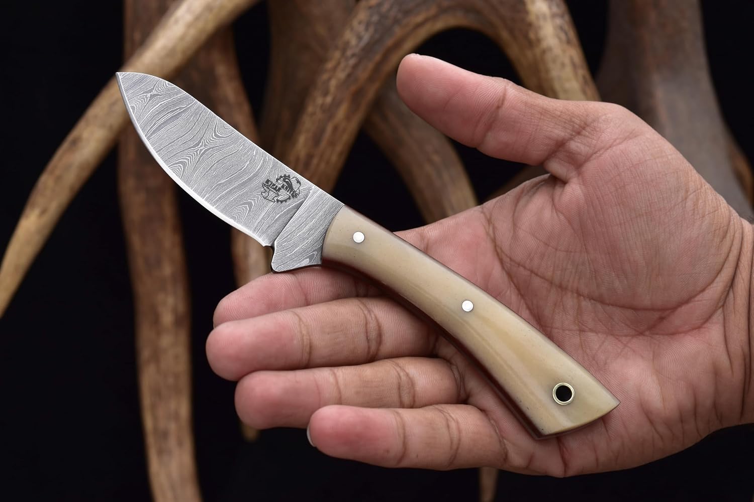 Knives Ranch Durable Handmade Damascus Steel Knife Full Tang - Slick Skinner - with Heavy Duty Dual Horizontal and Vertical Sheath (3129) (Cattle Bone)