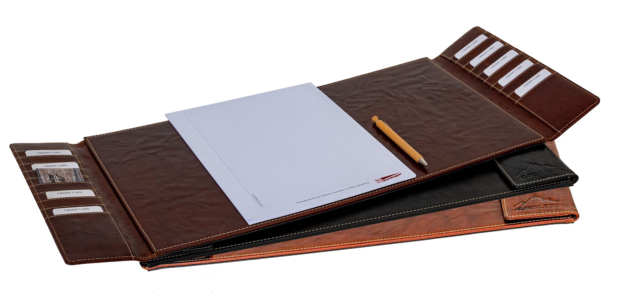 Alpenleder Schreibtischunterlage KAUFMANN – Rutschfeste Echt Leder Tischmatte – Braune, handgefertigte XL Leder Schreibunterlage mit Dokumentenfach und Kartensteckplätzen (52 x 29cm, Cognac)