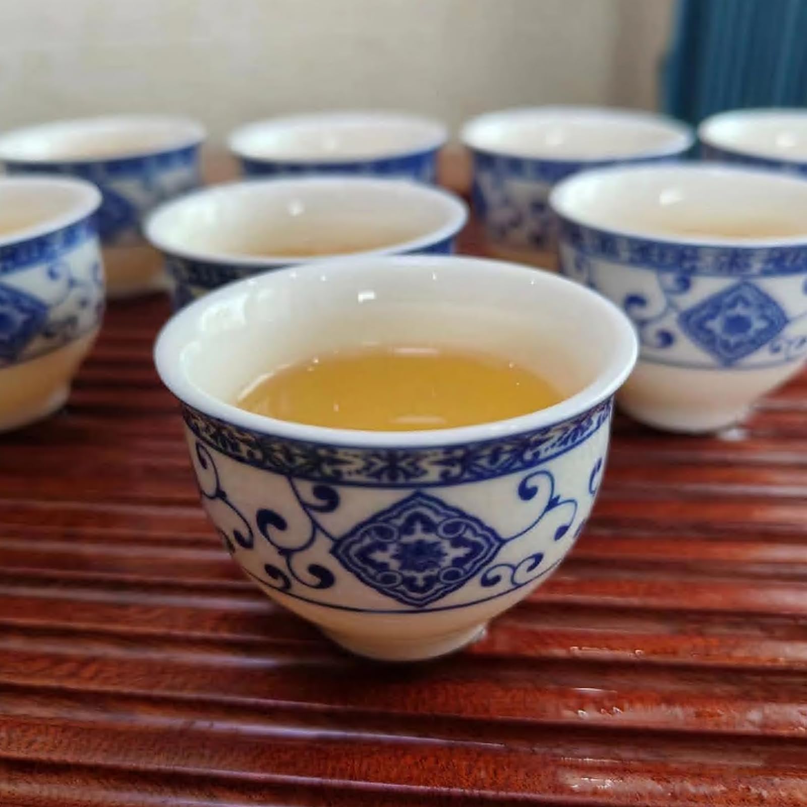 Hochwertige Chinesische Tee-Set-Geschenkbox, Rotierendes Kung Fu Tee-Set, Reines Handfeuern, Mit Rotierender Teekanne und Infuser, Geeignet für Büro, Zuhause, Geschenk (Halbmond weiß)