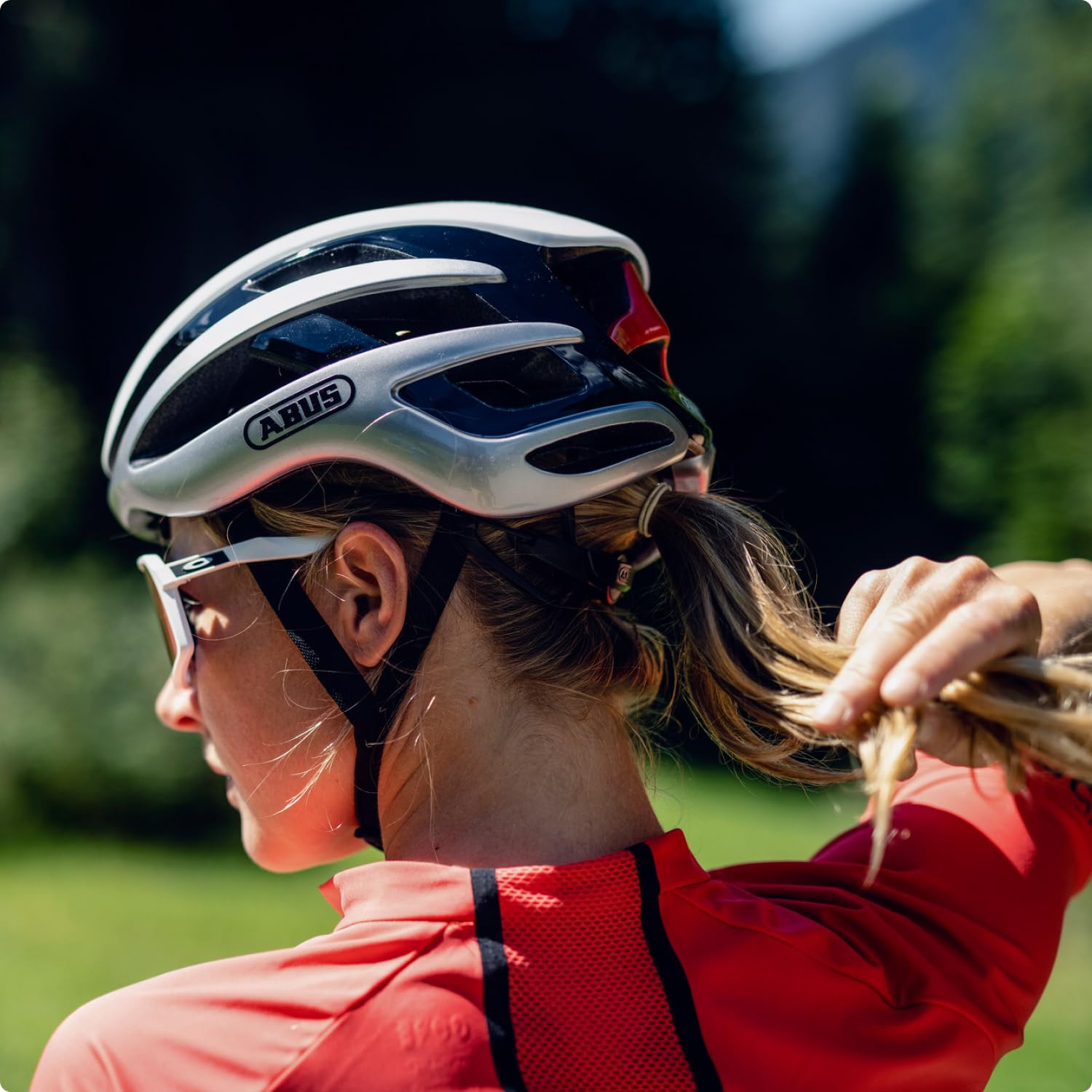 ABUS Rennradhelm AirBreaker - High-End Fahrradhelm für den professionellen Radsport - für Jugendliche und Erwachsene - Helm für Damen und Herren