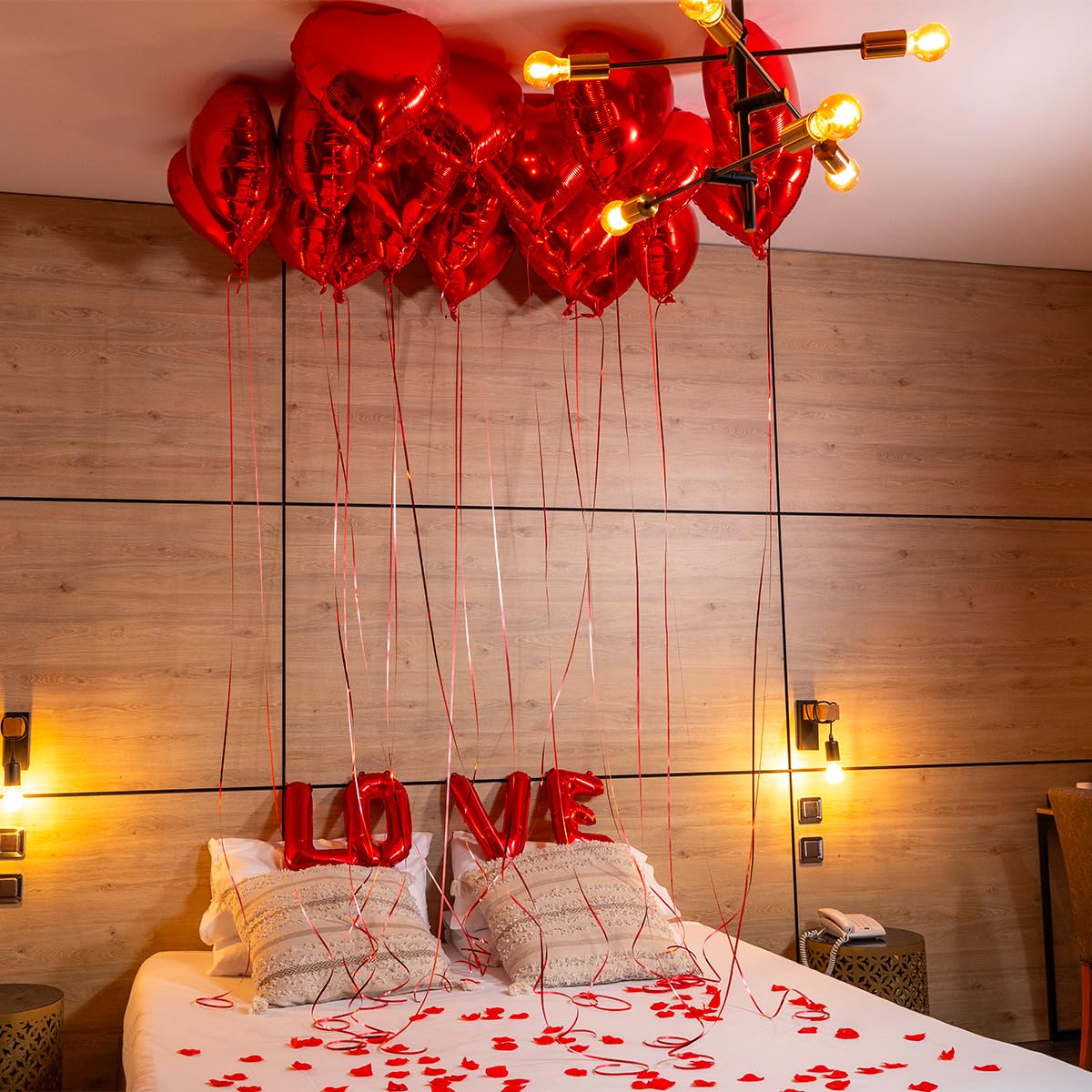 SPARKLERS CLUB MY VALENTINE RED HEART - Palloncini a forma di cuore rosso (x10) + bottiglia di Helium + 100 petali di rosa rossa + palloncino LOVE + nastro in amante, ideale per San Valentino