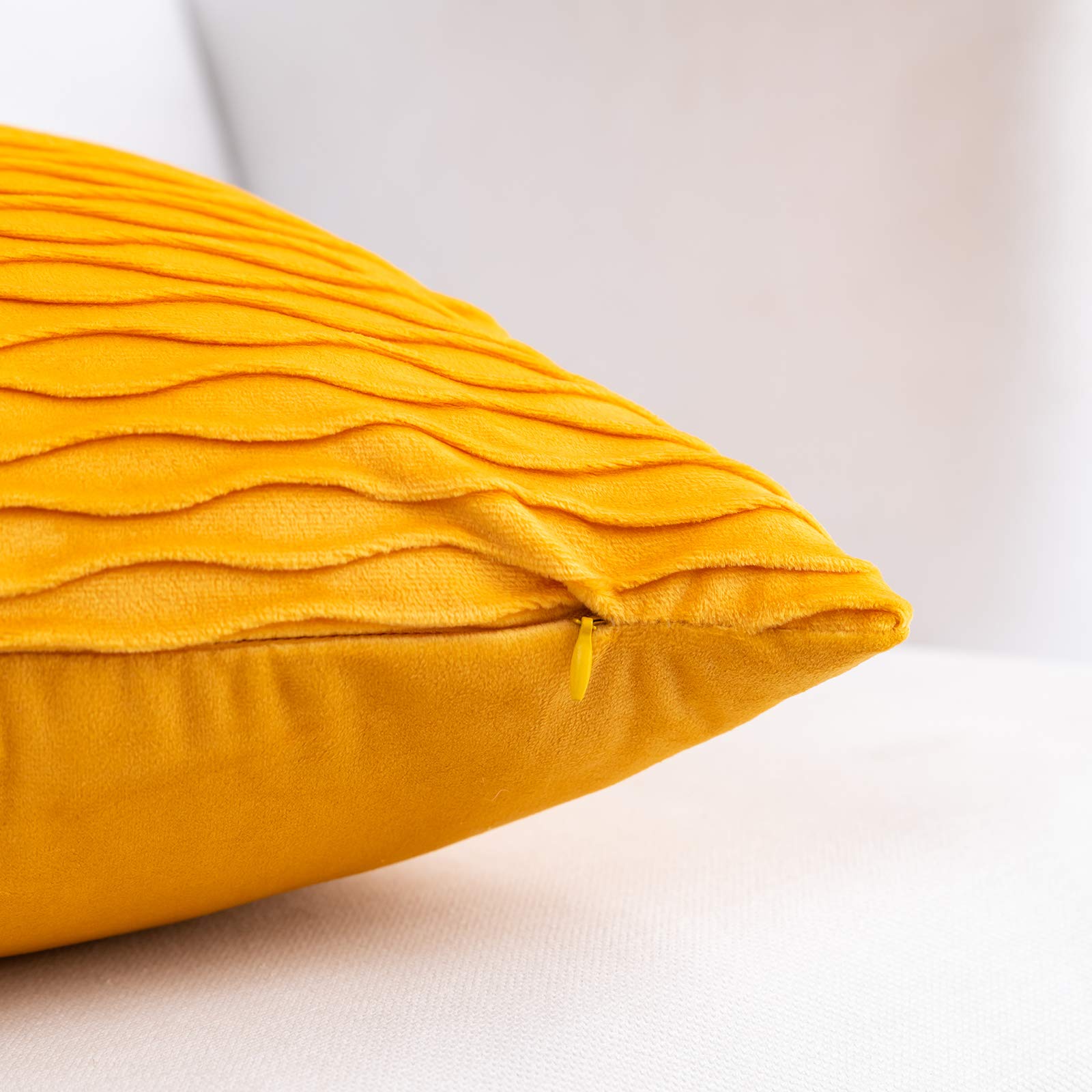 Sunia Housse De Coussin Velours, Lot De 2 Taie D'oreiller Décorative Housses Coussin Carrés De Motif Uni, Housses D'oreiller Modernes Pour Maison Salon Canapé Décoration Chambre, 50x50cm Ivoire Blanc