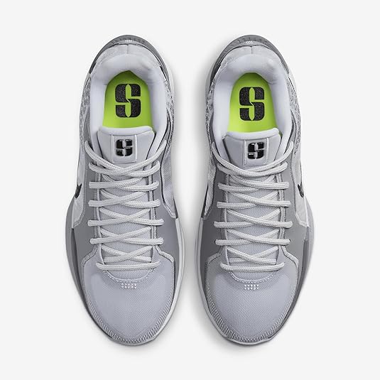 Amazon | Nike Sabrina 2 ユニ バスケットボールシューズ