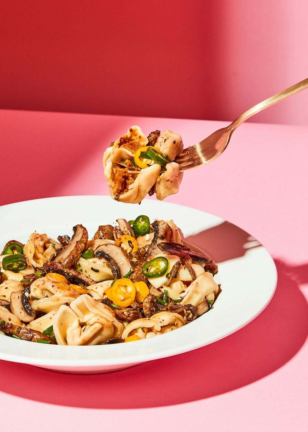 KoRo - Tortelloni con lenticchie e peperoncino bio 12 x 250 g - Vegan - Qualità biologica - Fonte di proteine e fibre - Si conservano al fresco