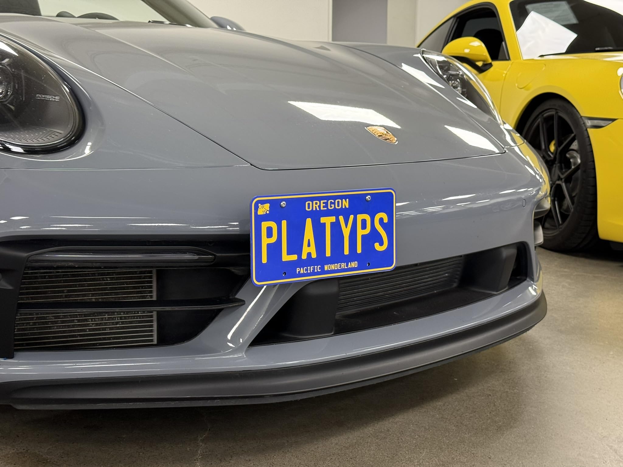 ポルシェ911 ナンバープレート取り付けステー 981.991 ポルシェ911 ナンバープレート取り付けステー 981.991 - メルカリ